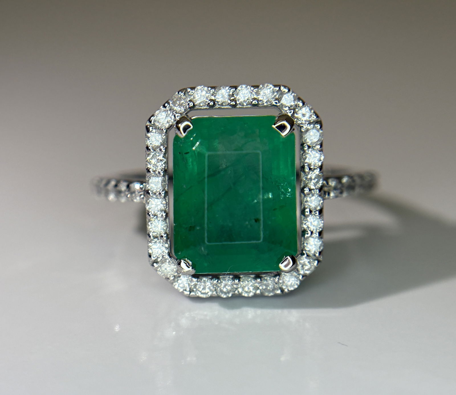 Beautiful 3.50 CT Natural Emerald Ring With Natural Diamonds & Platinum 950 - 3