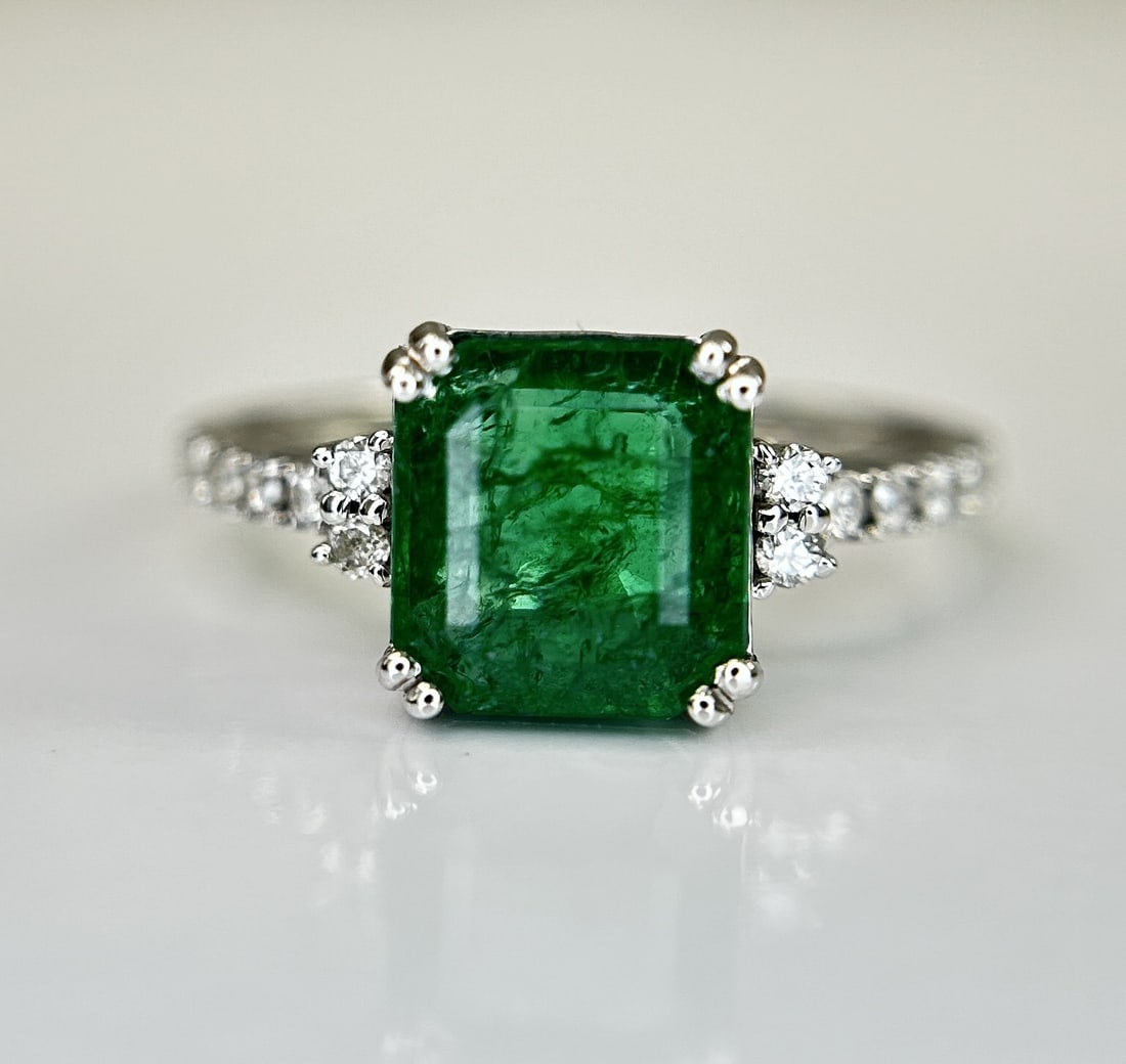 Beautiful Natural Emerald 2.30 CT With Natural Diamonds & 18k Gold - 6