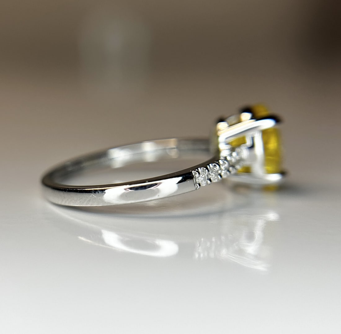 Beautiful 2.44 CT Unheated Yellow Sapphire With Natural Diamonds & 18k Gold - 5