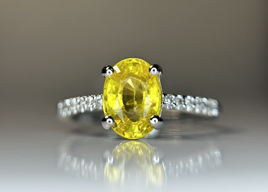 Beautiful 2.44 CT Unheated Yellow Sapphire With Natural Diamonds & 18k Gold - 8