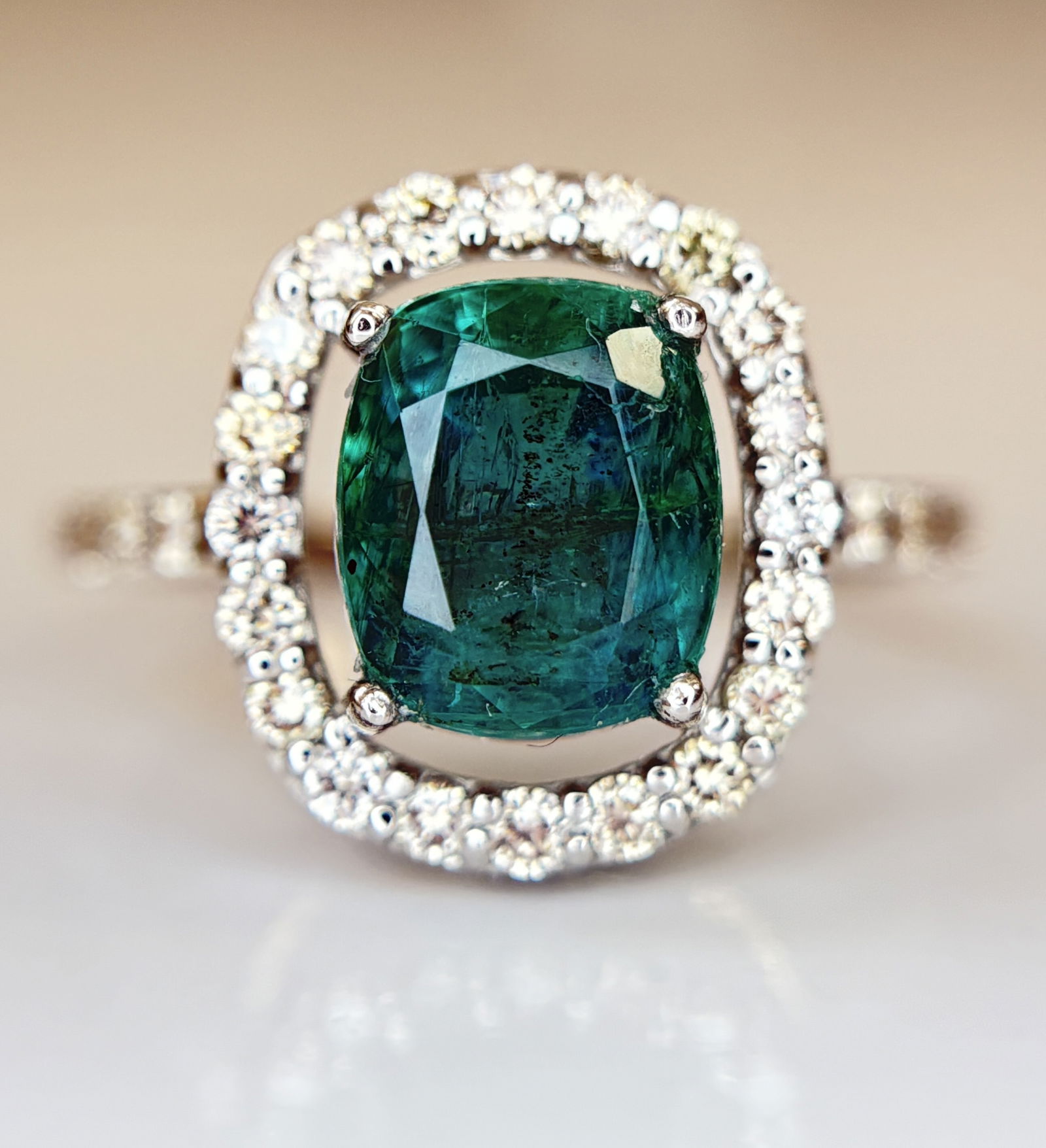 Beautiful 2.25 CT Natural Emerald Ring With Natural Diamonds & Platinum 950 (1 of 10)