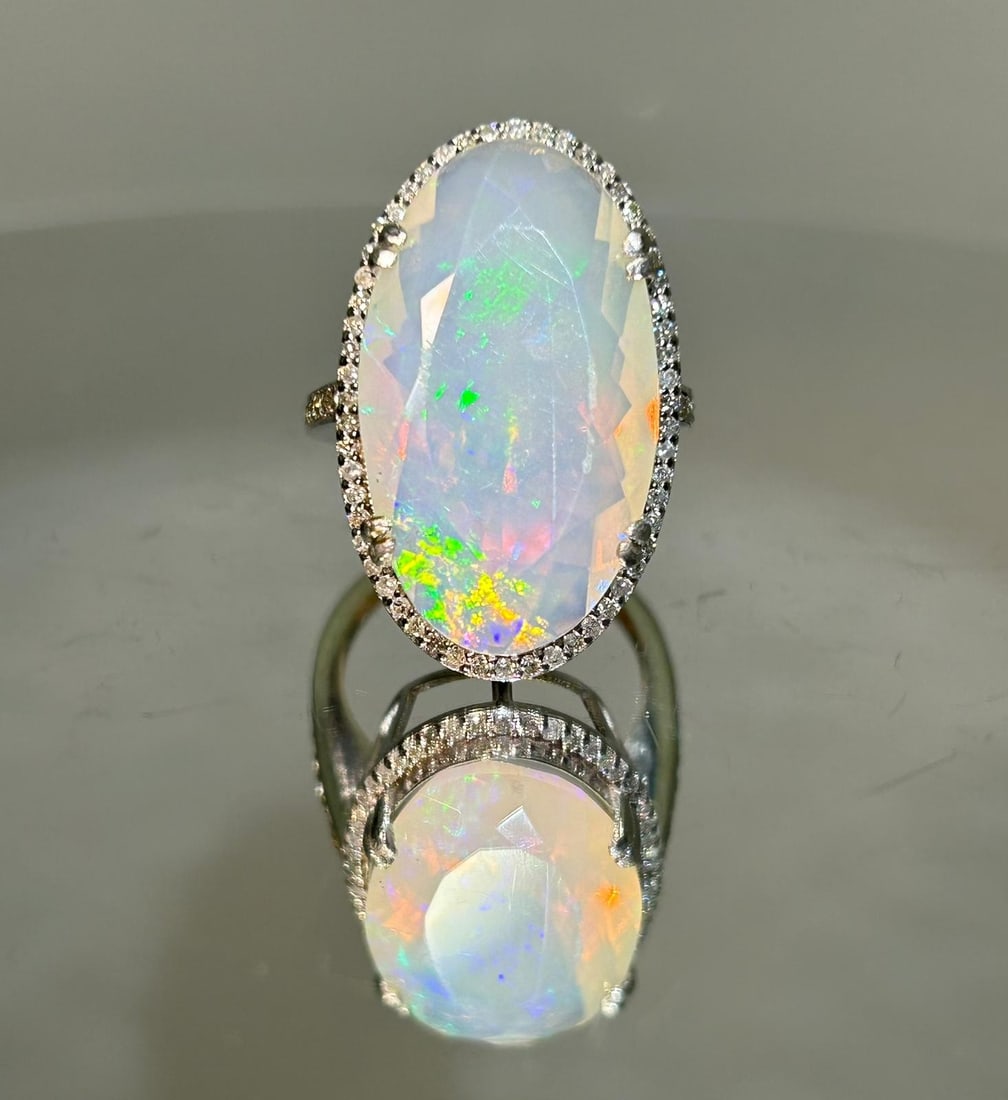 Beautiful Faceted 7.74 CT Natural Opal Ring With Natural Diamond & 18k Gold - 11