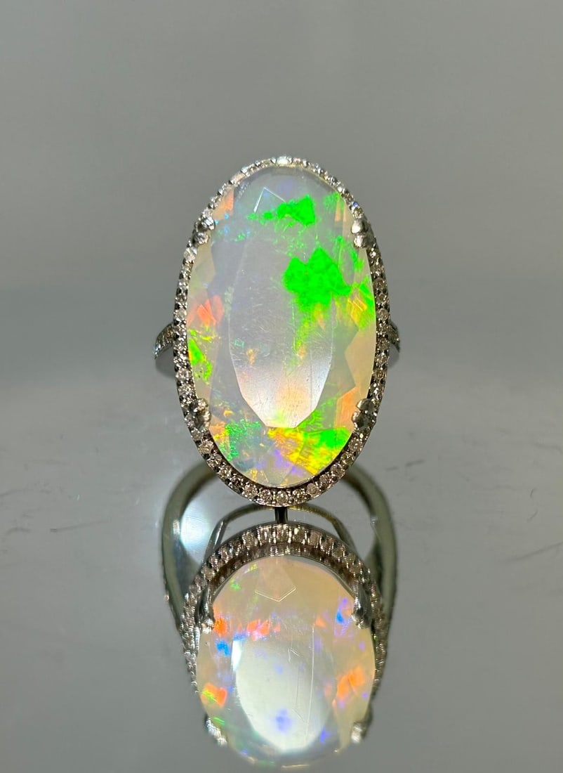 Beautiful Faceted 7.74 CT Natural Opal Ring With Natural Diamond & 18k Gold - 4