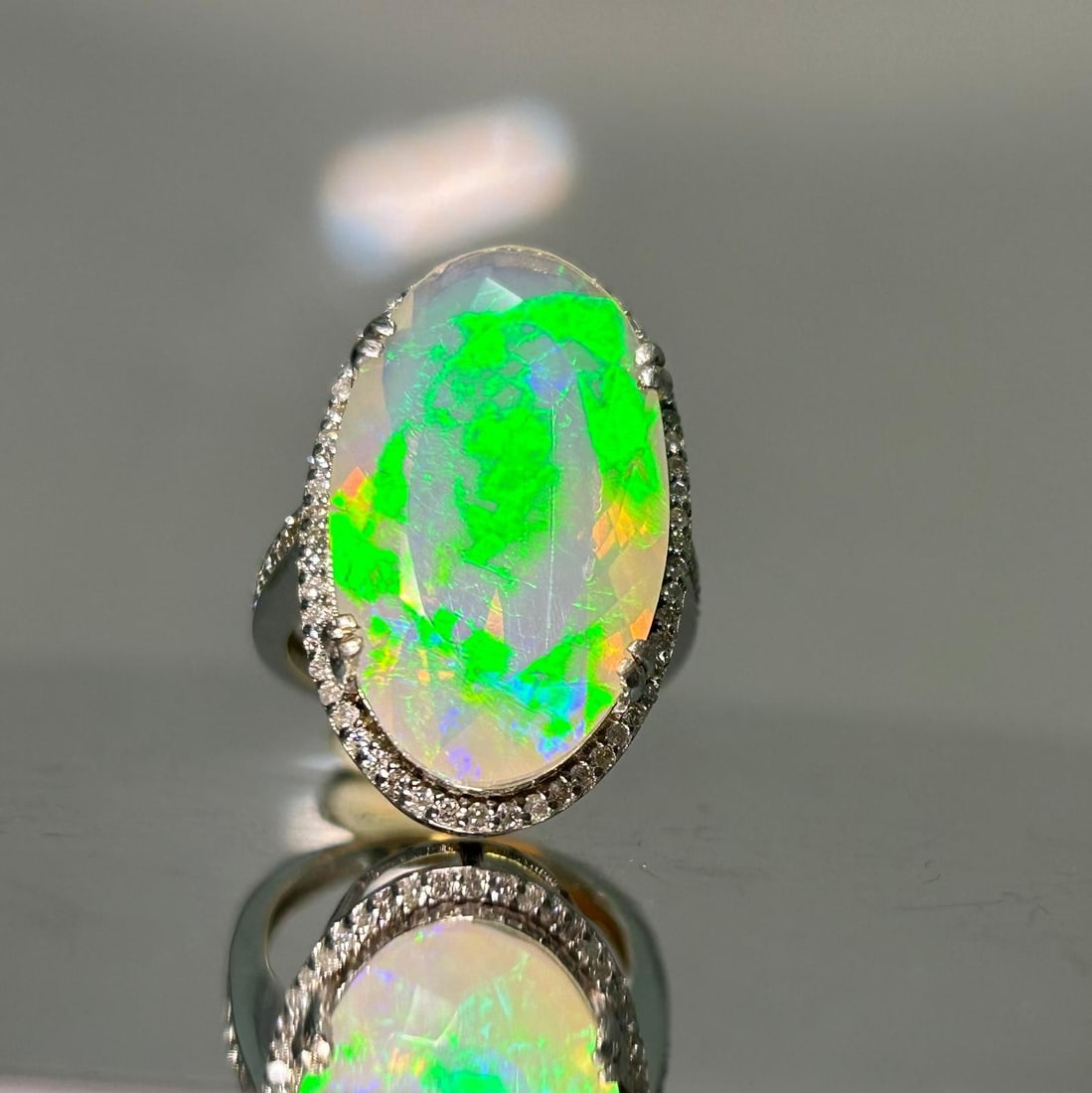 Beautiful Faceted 7.74 CT Natural Opal Ring With Natural Diamond & 18k Gold - 5