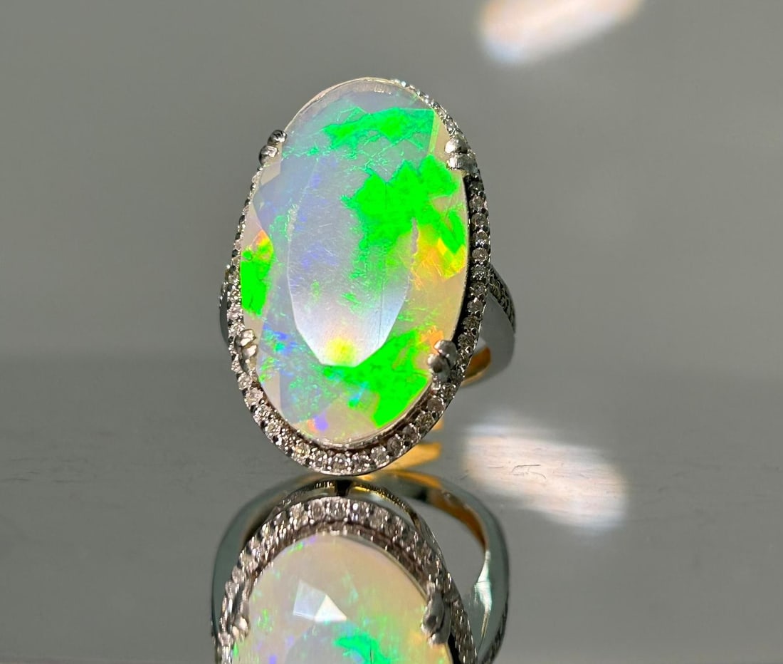 Beautiful Faceted 7.74 CT Natural Opal Ring With Natural Diamond & 18k Gold - 7