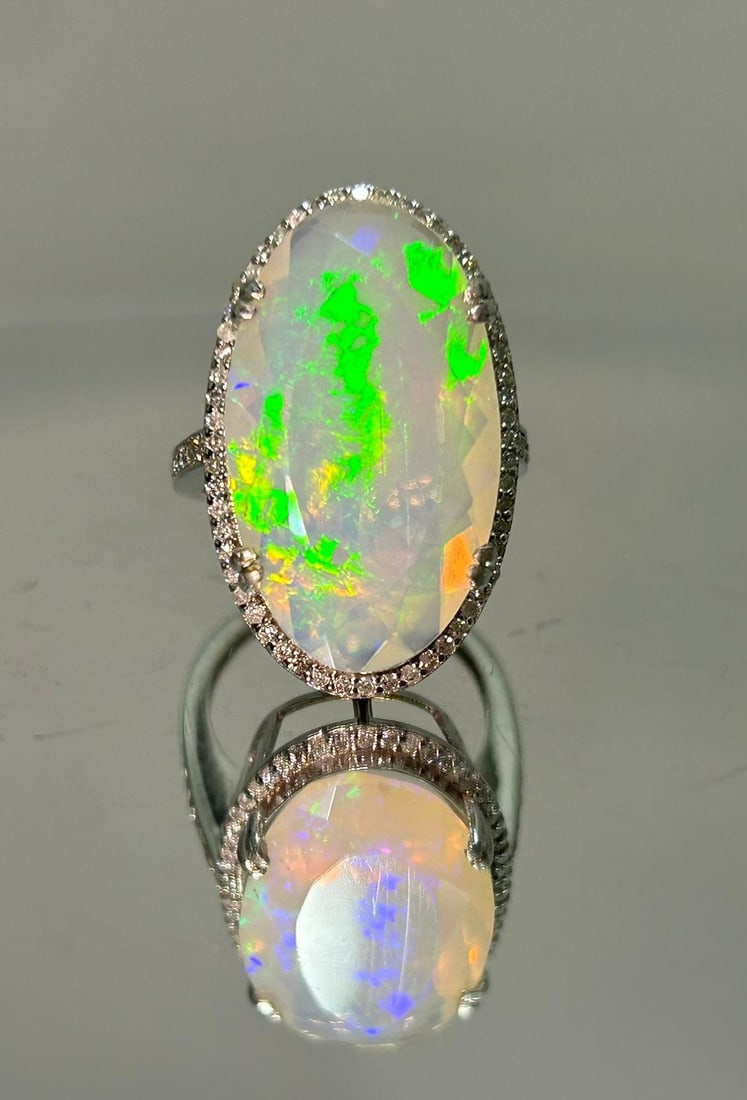Beautiful Faceted 7.74 CT Natural Opal Ring With Natural Diamond & 18k Gold - 8