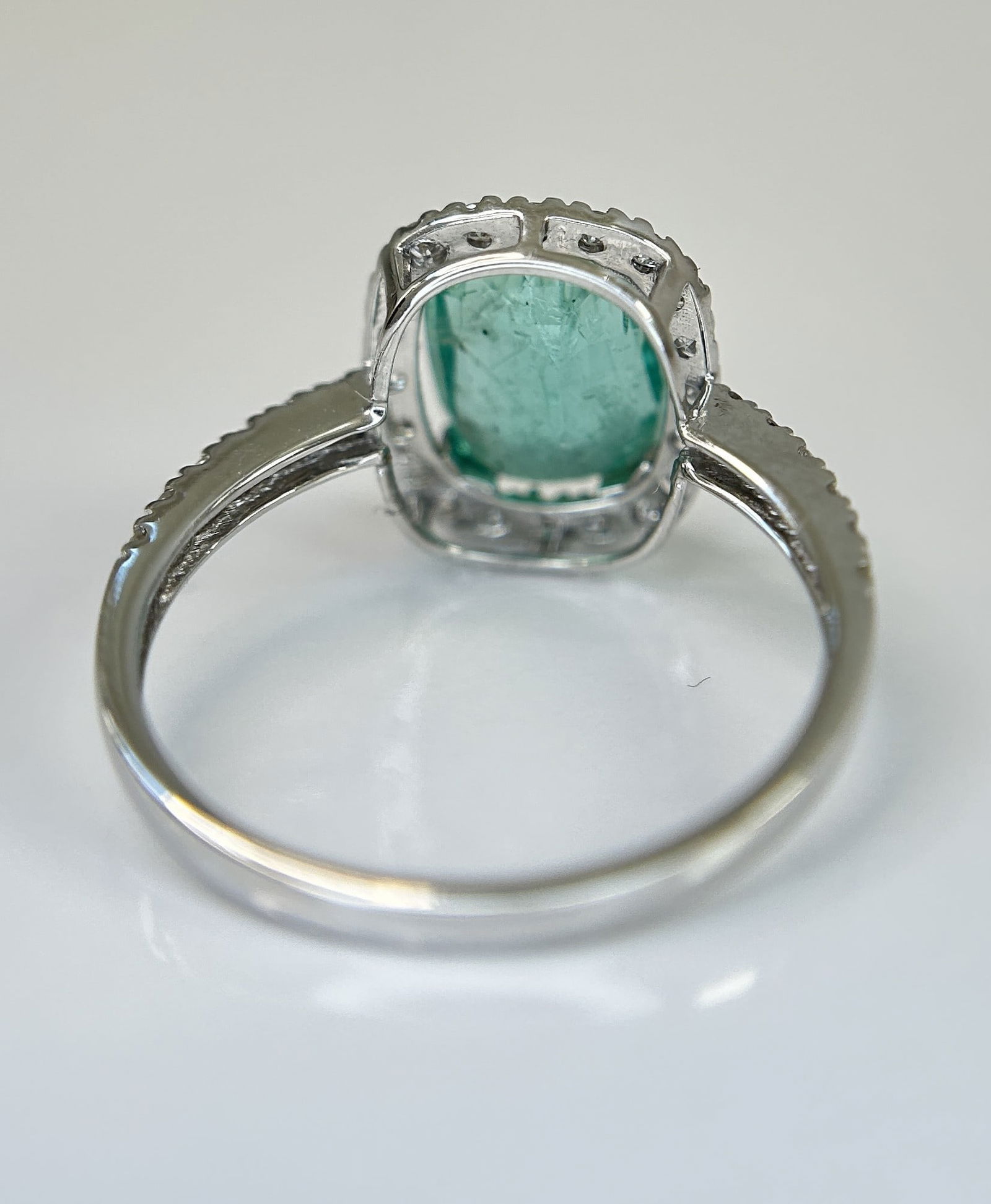 Beautiful Natural Emerald 2.42 CT With Natural Diamonds & 18k Gold - 4