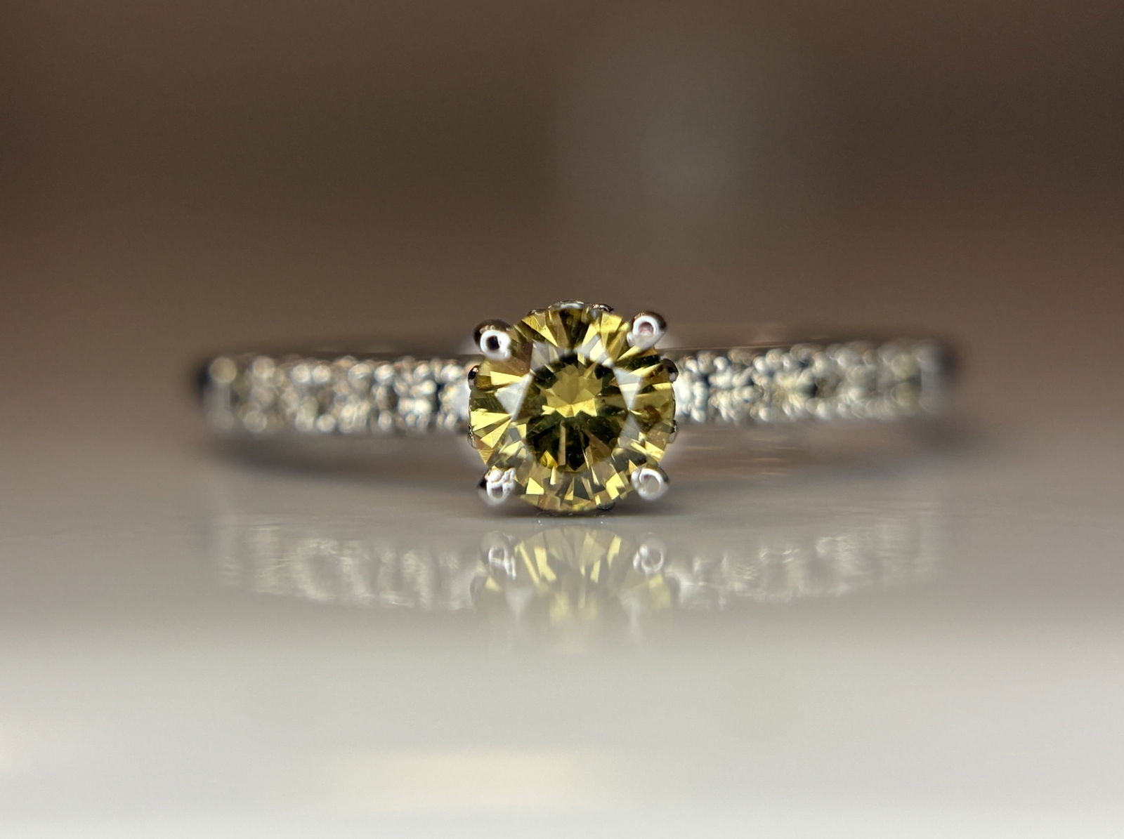 Beautiful 0.26 Ct Natural Champagne Solitaire Diamond & 18k Gold (1 of 8)
