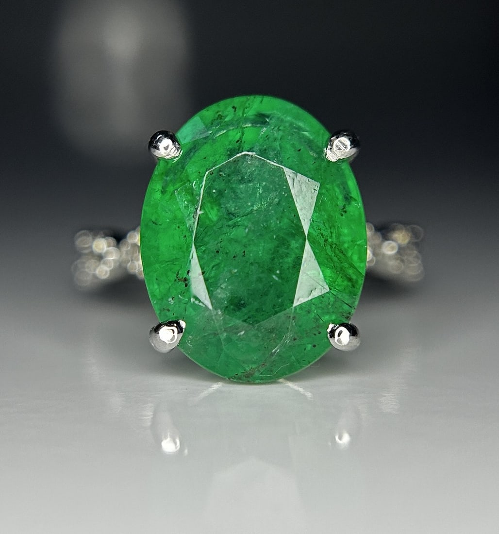 Beautiful 7.43ct Natural Emerald With Natural Diamonds & 18k Gold (1 of 7)