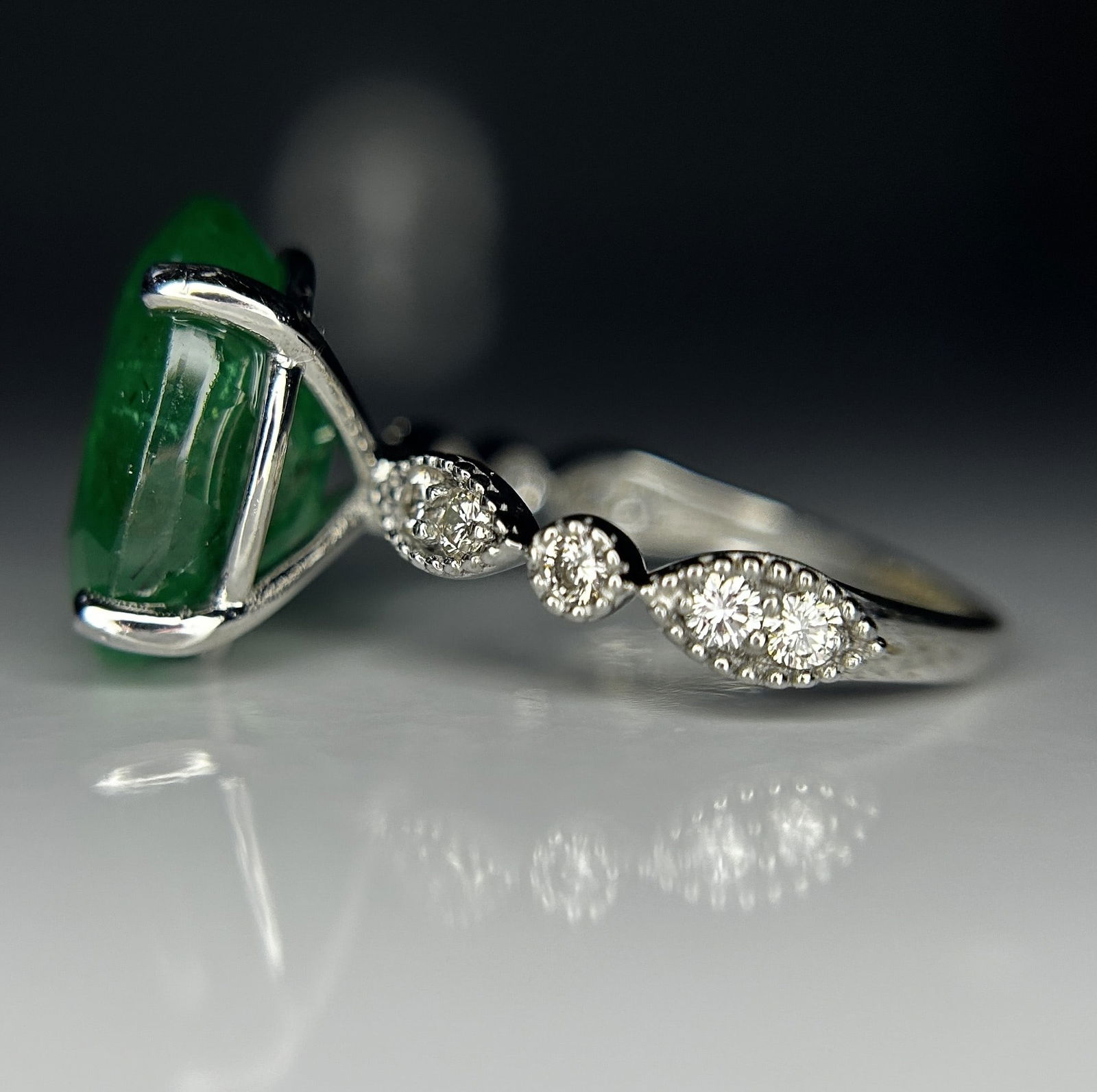 Beautiful 7.43ct Natural Emerald With Natural Diamonds & 18k Gold - 4