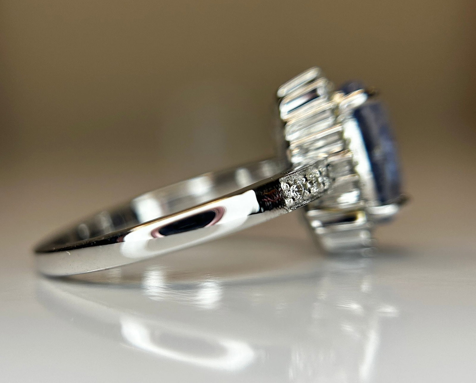 3.13 CT Unheated/Untreated Ceylon Cornflour Blue Sapphire Diamonds & 18k Gold - 6