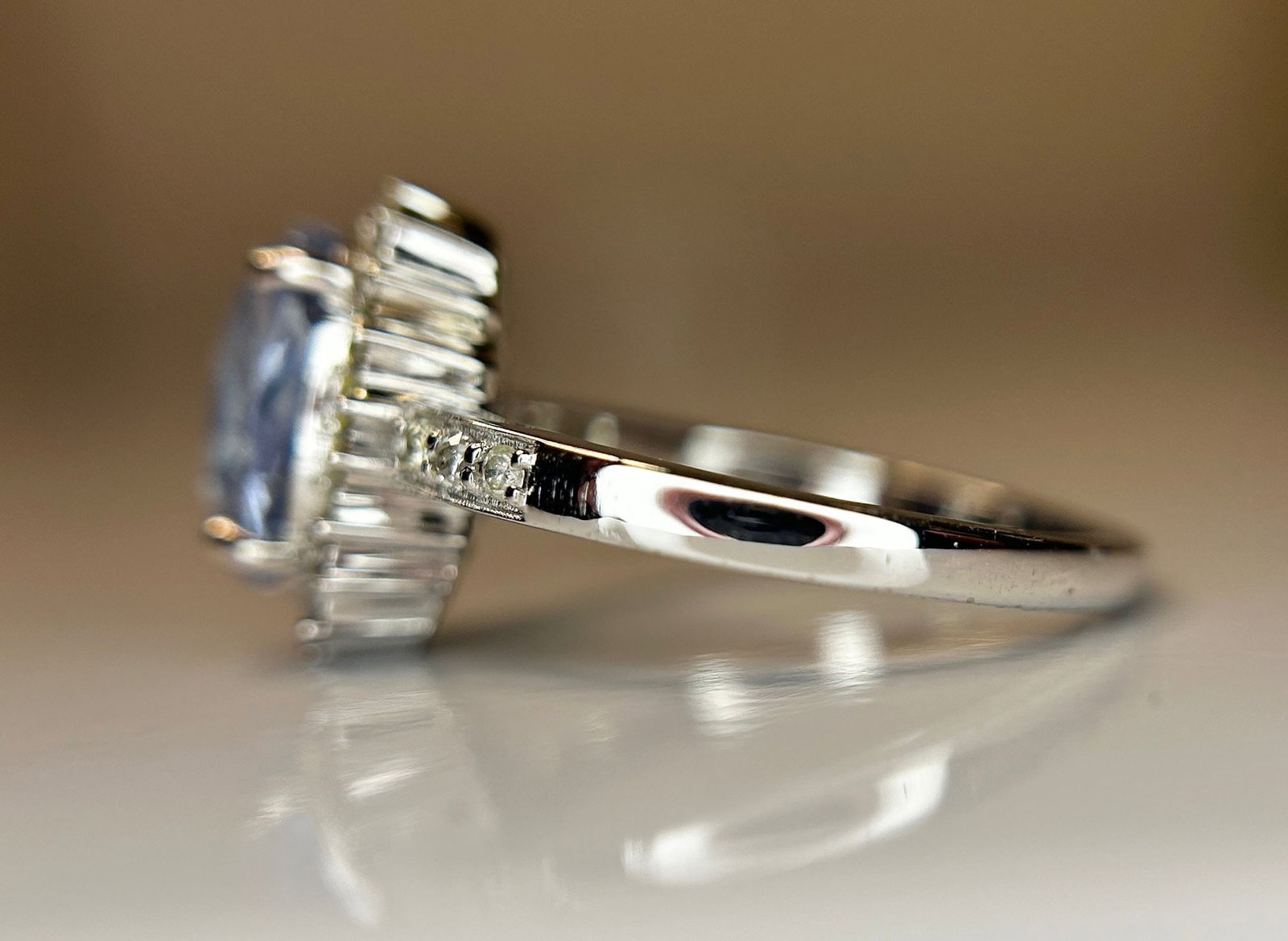 3.13 CT Unheated/Untreated Ceylon Cornflour Blue Sapphire Diamonds & 18k Gold - 8