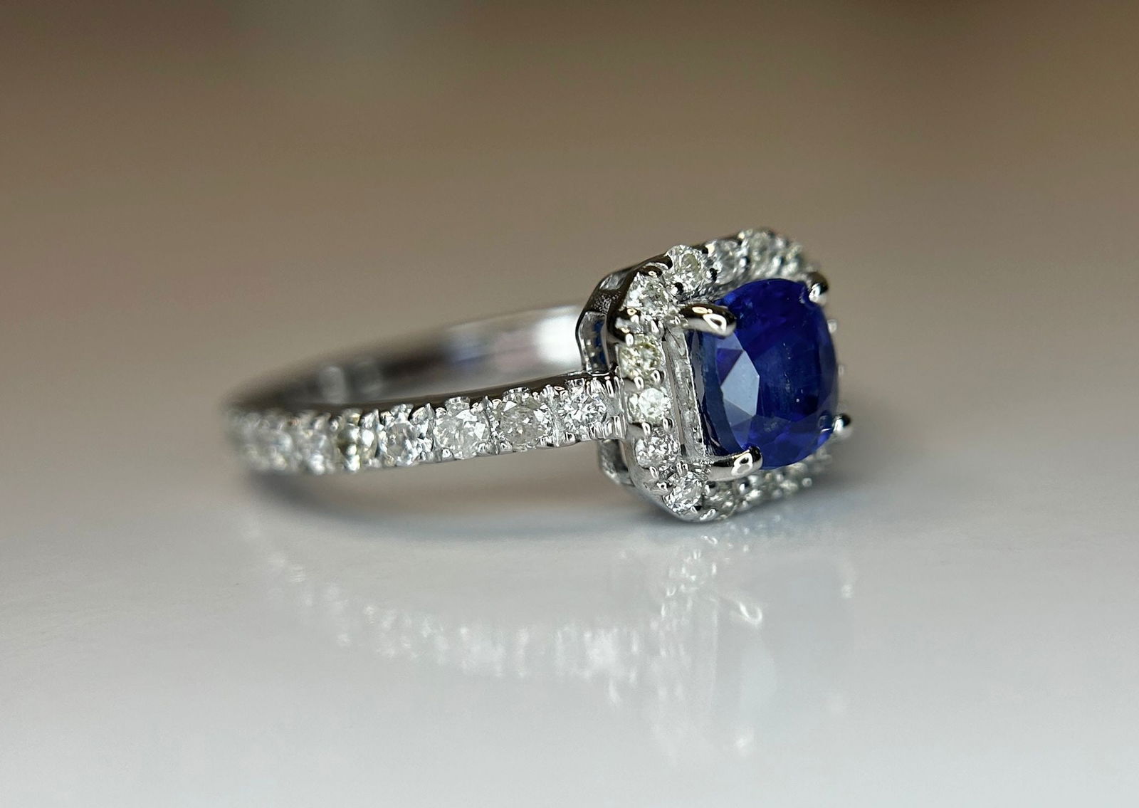 Beautiful Natural Ceylon Royal Blue Sapphire W Natural Diamonds & 18k Gold - 2