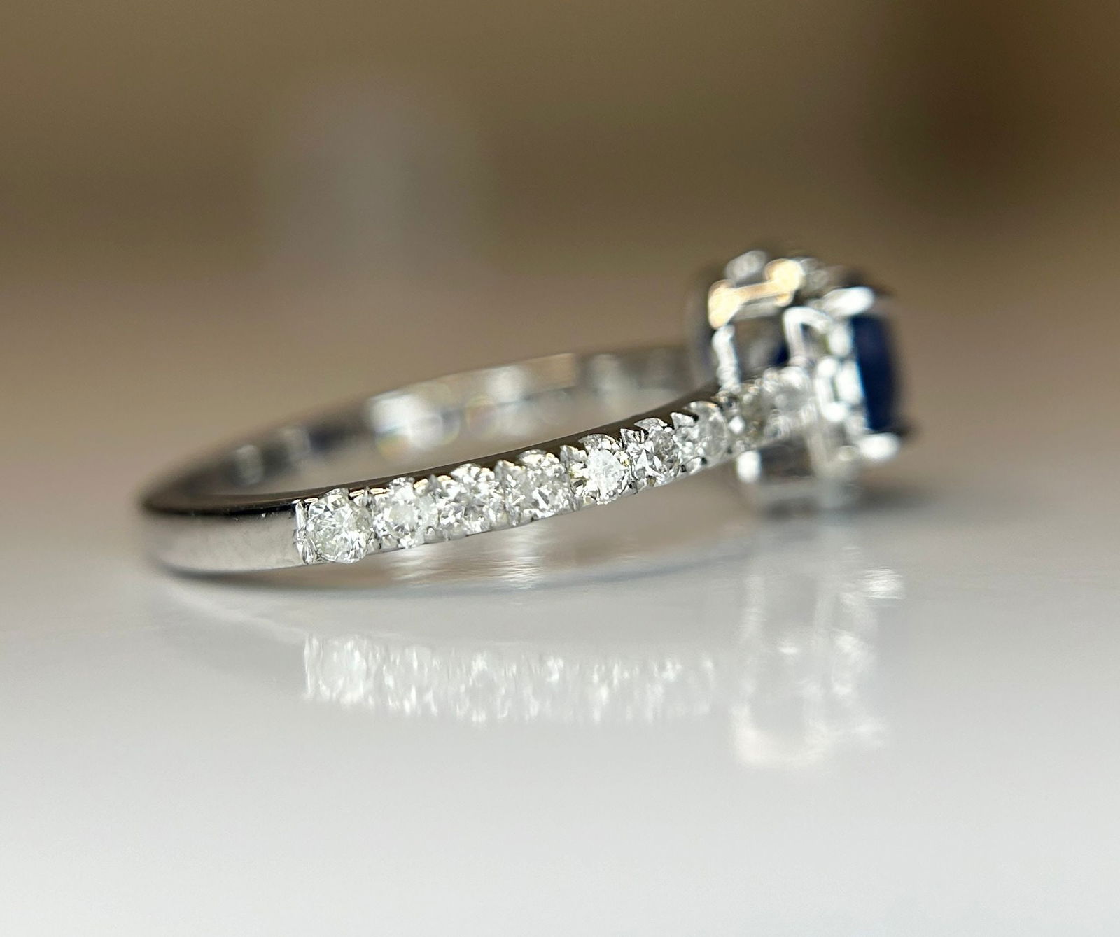 Beautiful Natural Ceylon Royal Blue Sapphire W Natural Diamonds & 18k Gold - 3