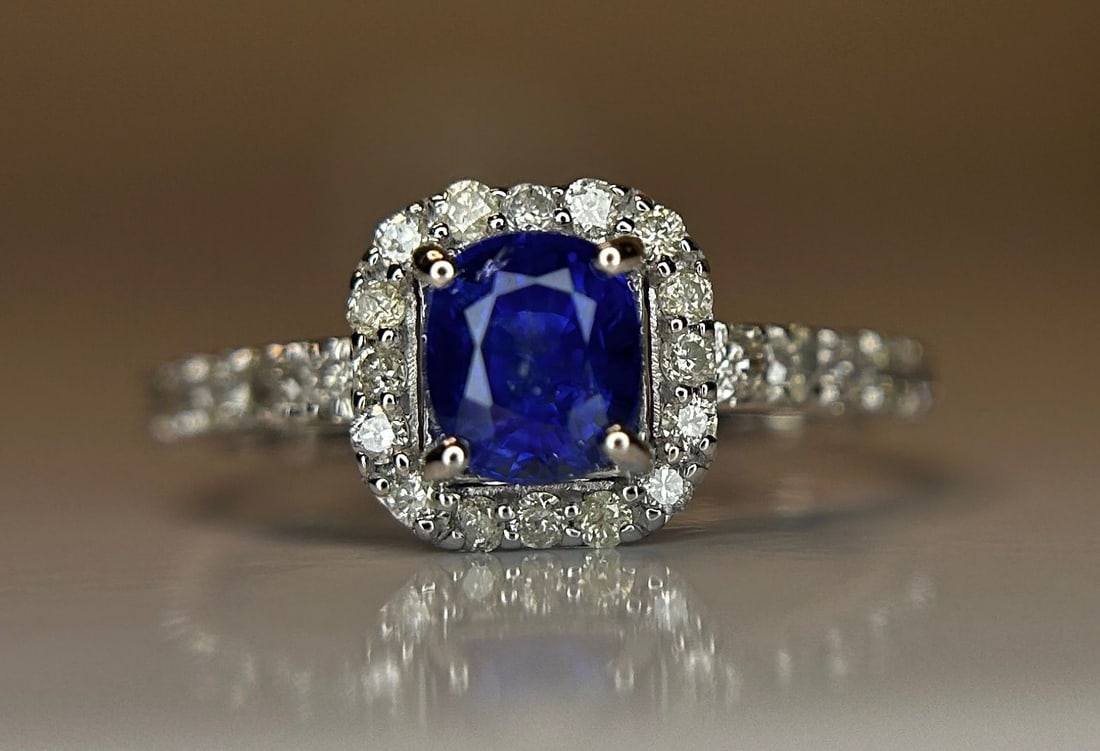 Beautiful Natural Ceylon Royal Blue Sapphire W Natural Diamonds & 18k Gold - 7