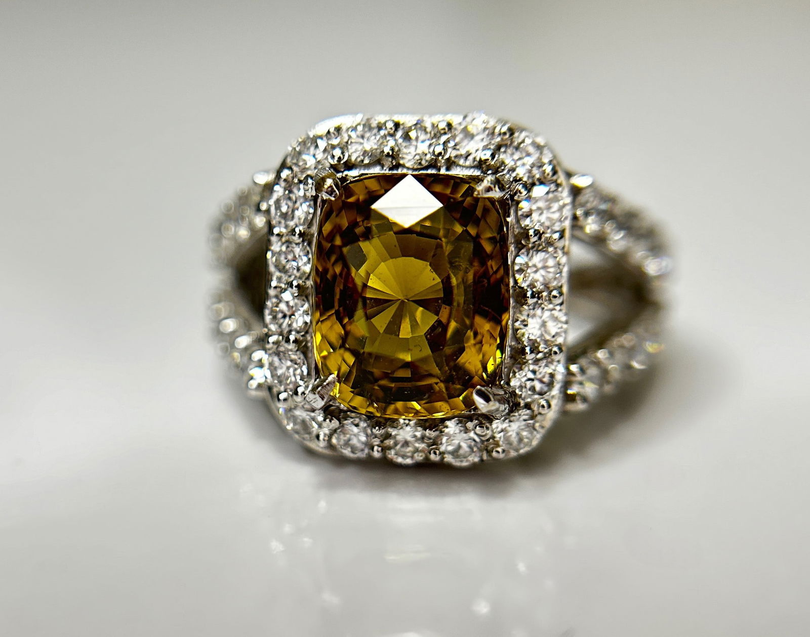 GIA Certified Natural Alexandrite 4.17ct Ring With 1.55 Cts Diamond & 18k White - 10