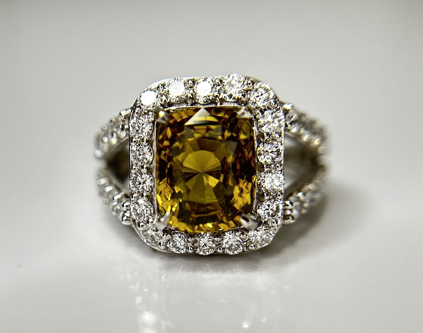 GIA Certified Natural Alexandrite 4.17ct Ring With 1.55 Cts Diamond & 18k White - 3