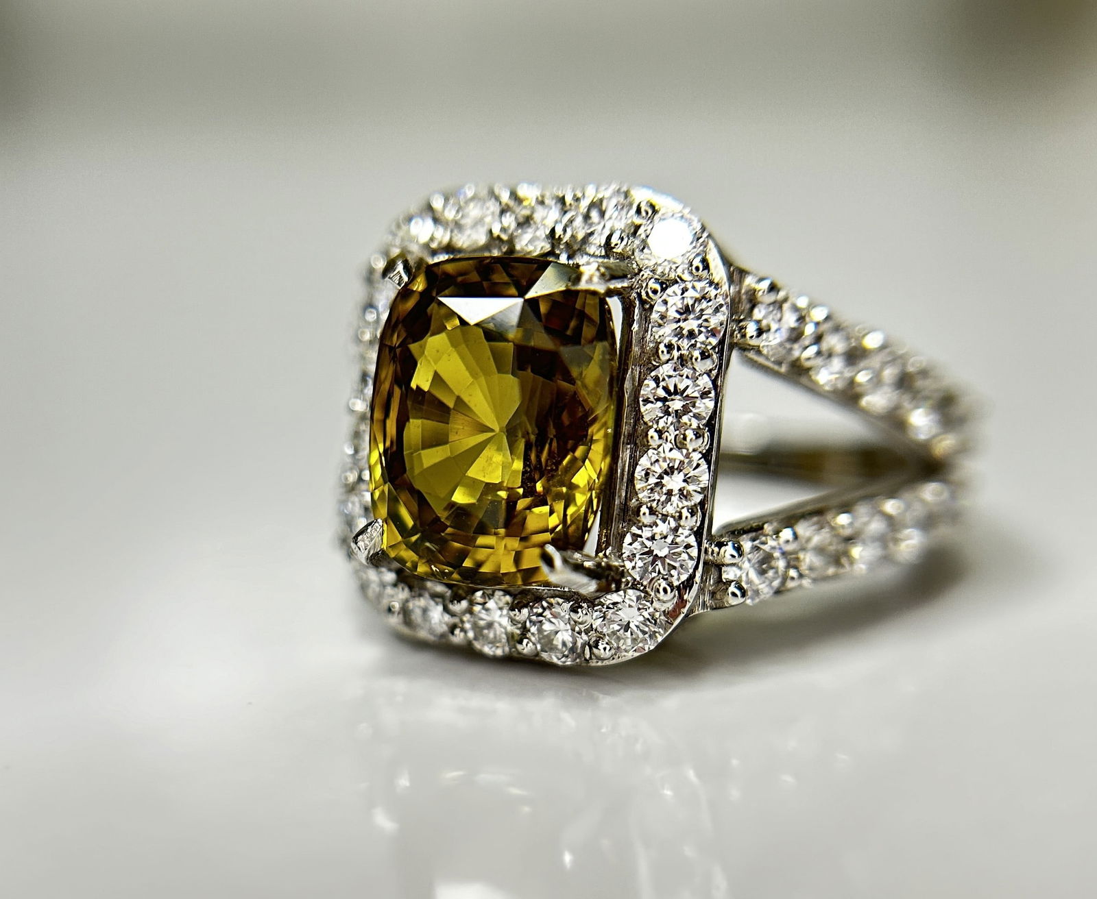 GIA Certified Natural Alexandrite 4.17ct Ring With 1.55 Cts Diamond & 18k White - 5