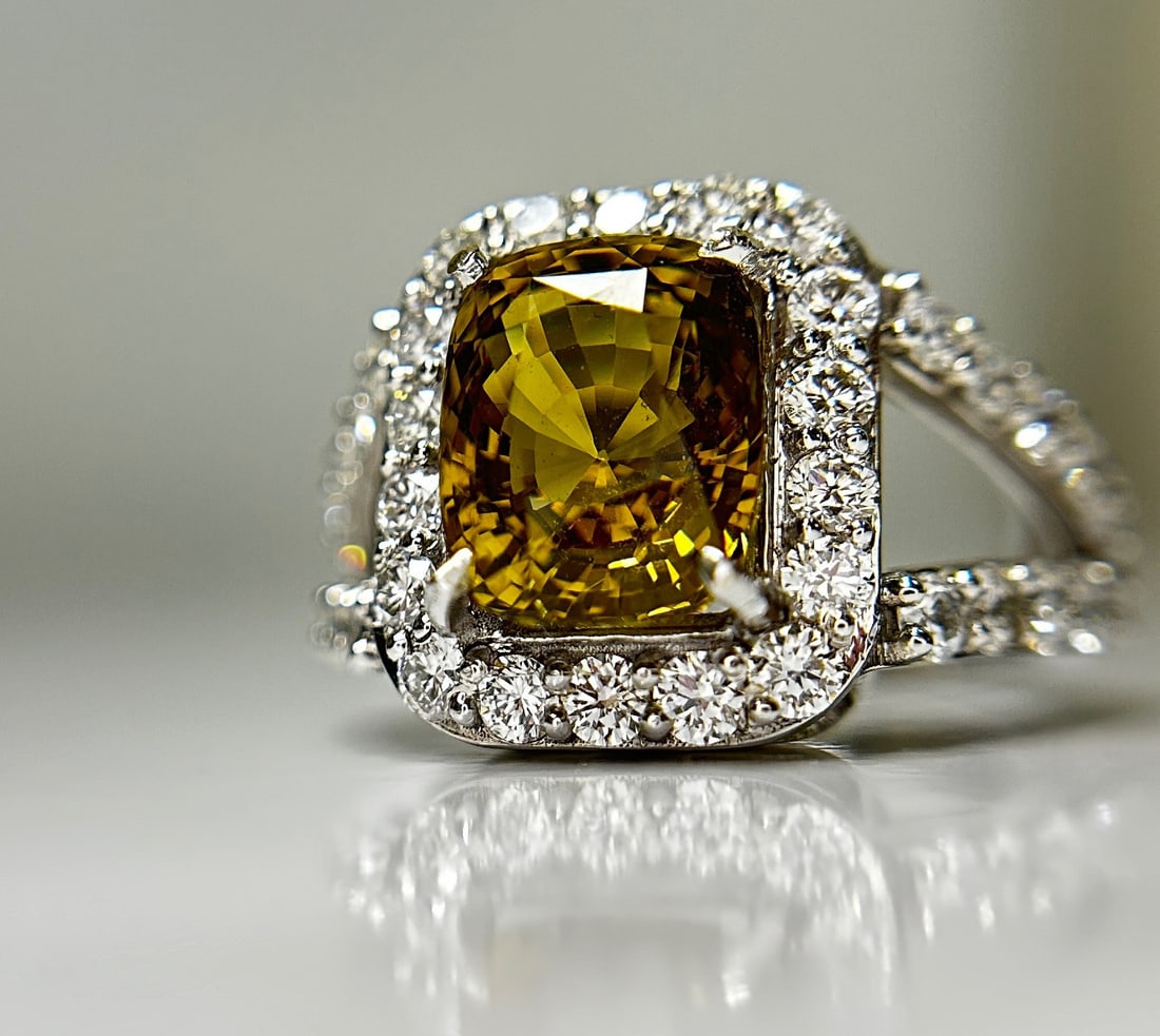 GIA Certified Natural Alexandrite 4.17ct Ring With 1.55 Cts Diamond & 18k White - 9