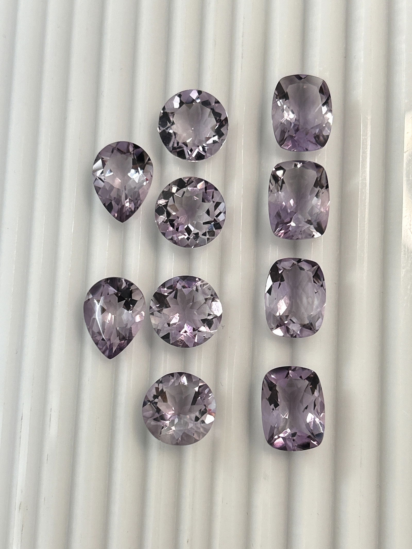 80.45ct Pink Natural Amethyst: Title: 80.45ct Pink Natural Amethyst Description: 80.45ct Pink Natural Amethyst Ideal for rings, necklaces, earrings and bracelets AAA quality Lot of luste