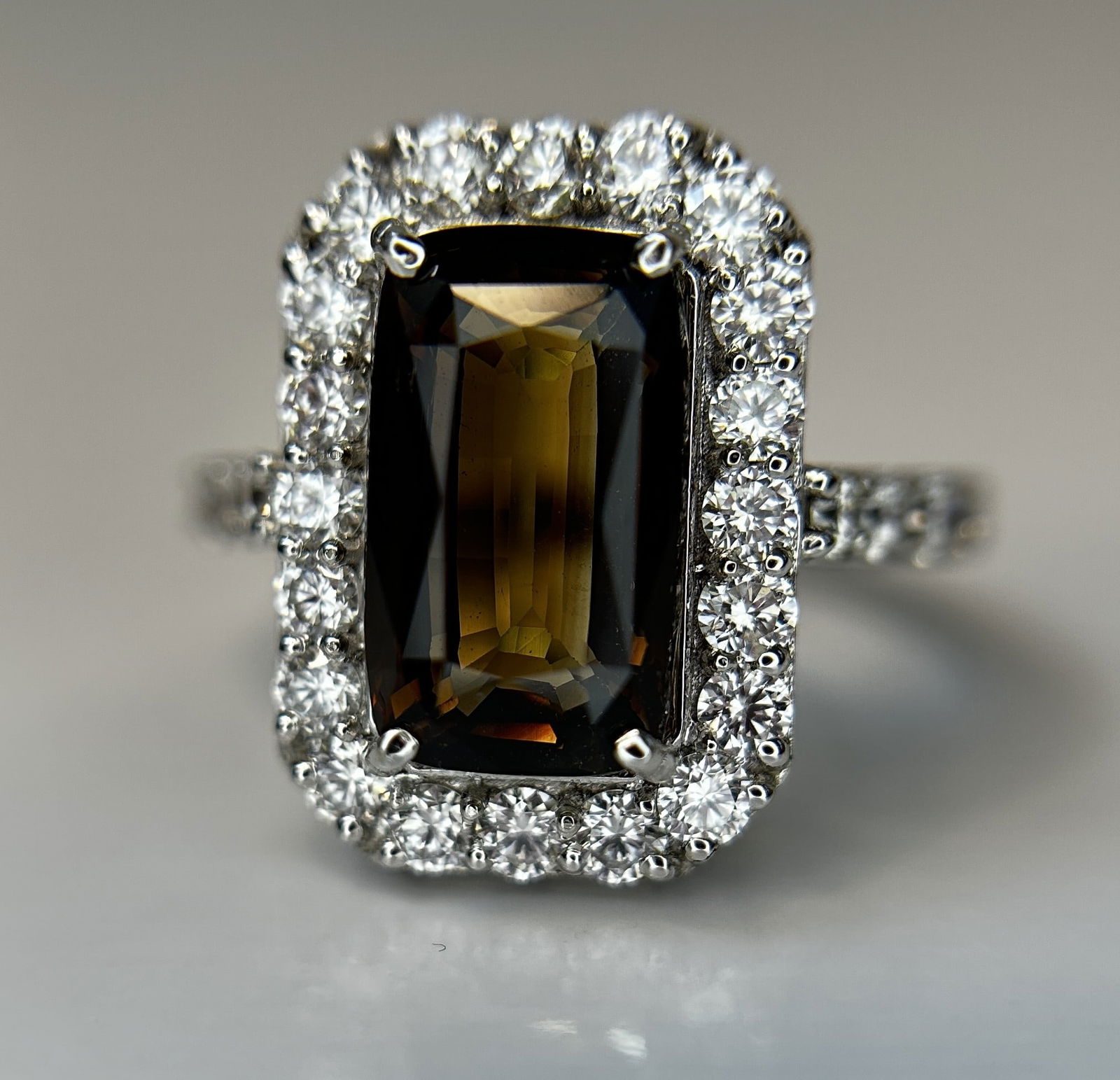 GIA Certified Natural Rare Alexandrite Ring 5.07ct With 1.38ct Diamond & 18k White Gold - 4