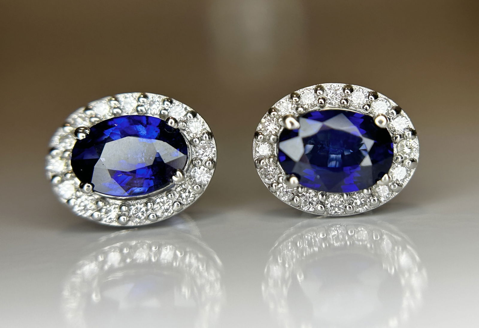 Beautiful 1.85ct Natural Unheated Blue Sapphire Earrings With Diamonds & 950 Platinum - 3