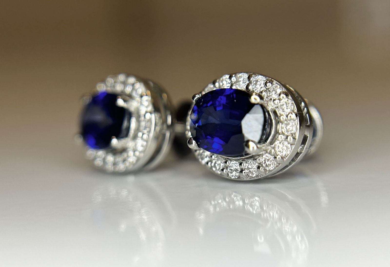 Beautiful 1.85ct Natural Unheated Blue Sapphire Earrings With Diamonds & 950 Platinum - 7