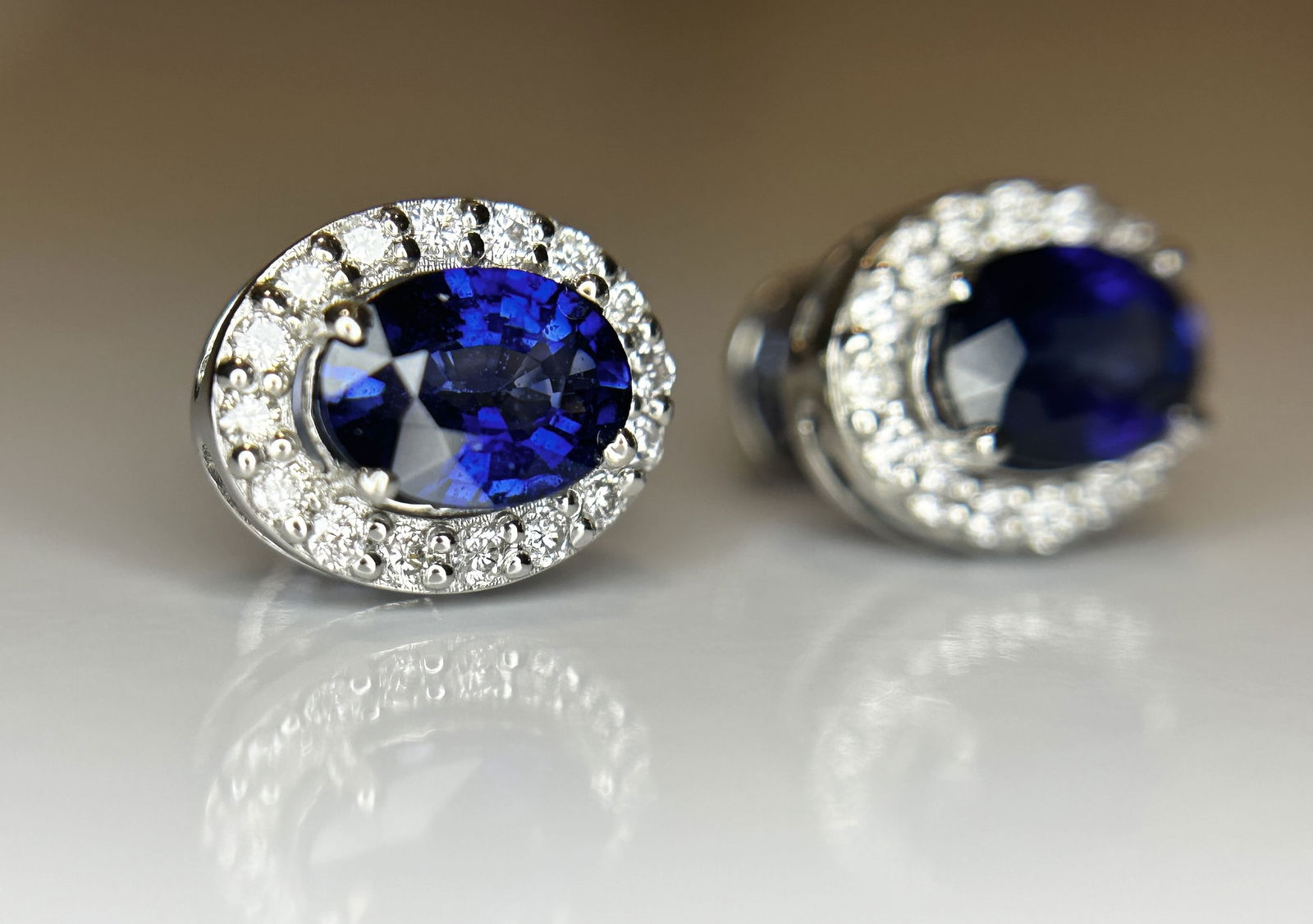 Beautiful 1.85ct Natural Unheated Blue Sapphire Earrings With Diamonds & 950 Platinum - 8