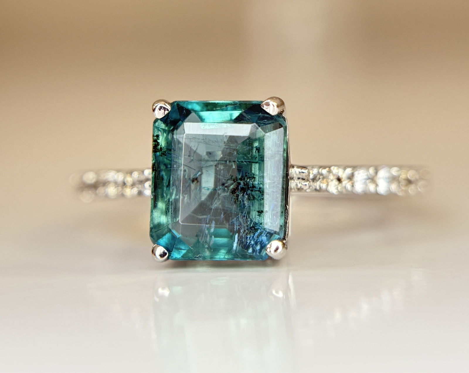 Beautiful 1.86 CT Natural Emerald Ring With Natural Diamonds & Platinum 950 (1 of 10)