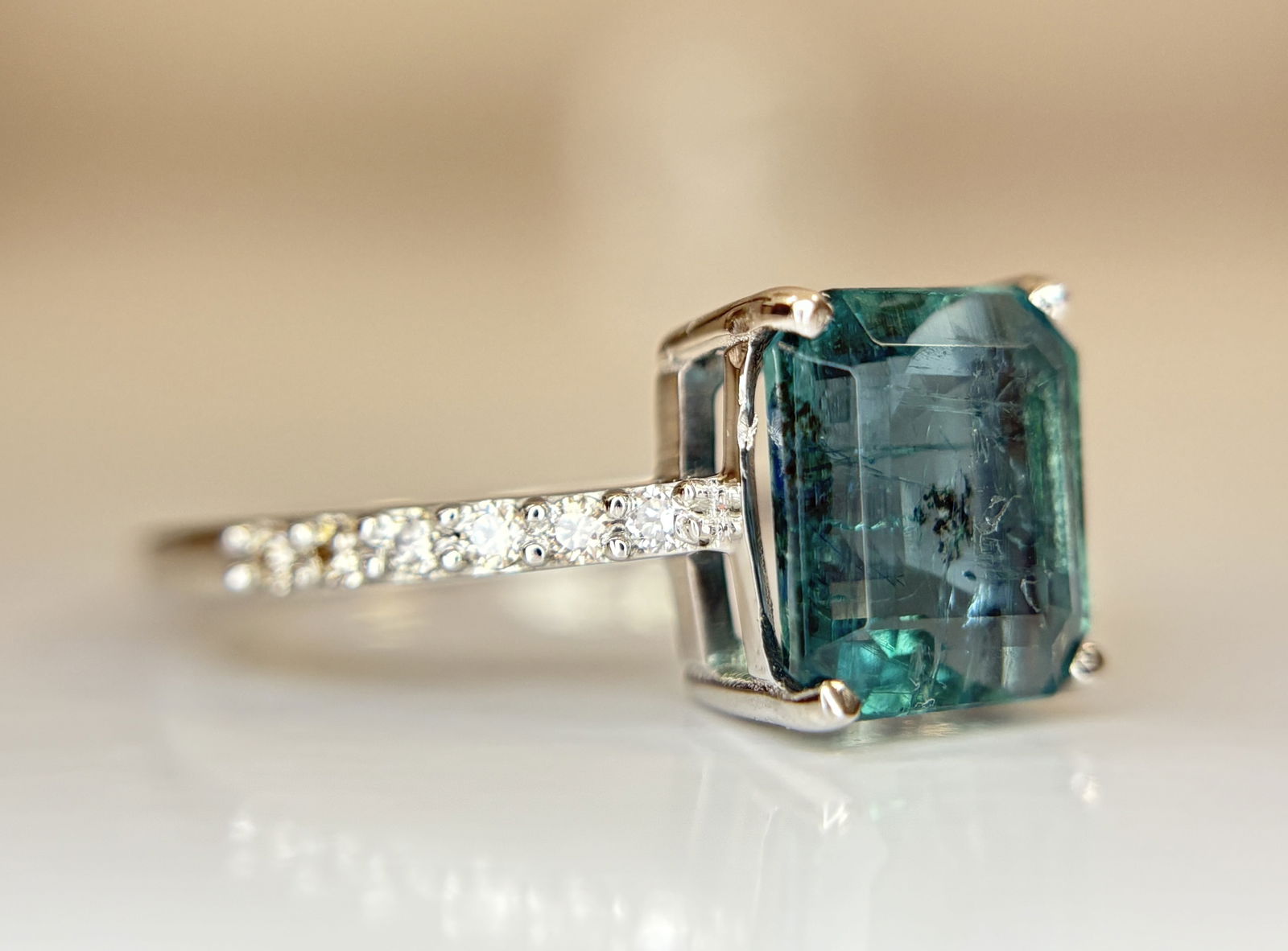 Beautiful 1.86 CT Natural Emerald Ring With Natural Diamonds & Platinum 950 - 9