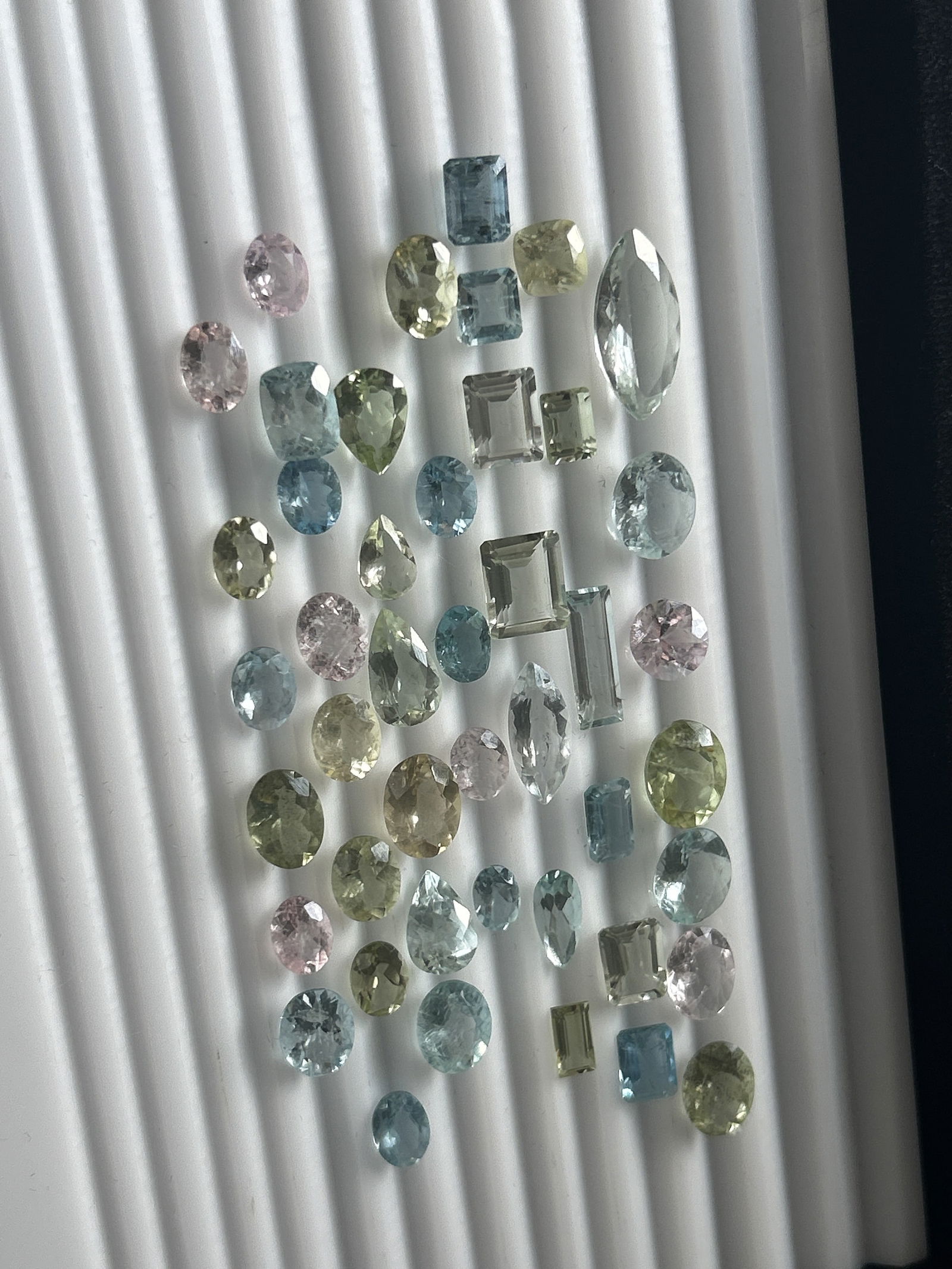 72.75ct Natural Blue and Green Aquamarine and Pink Morganite - 4