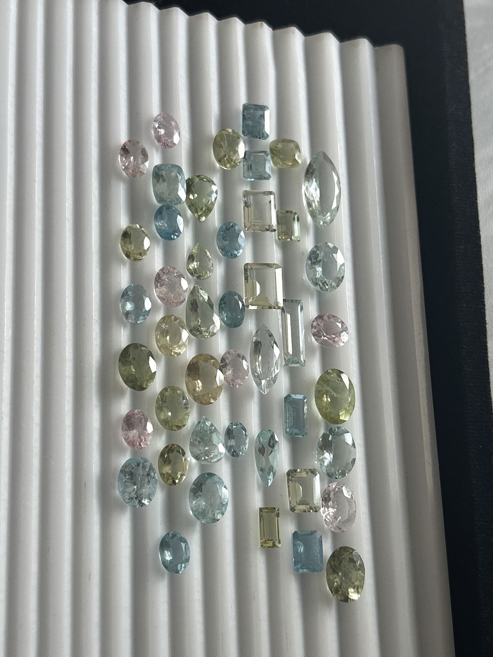 72.75ct Natural Blue and Green Aquamarine and Pink Morganite - 5