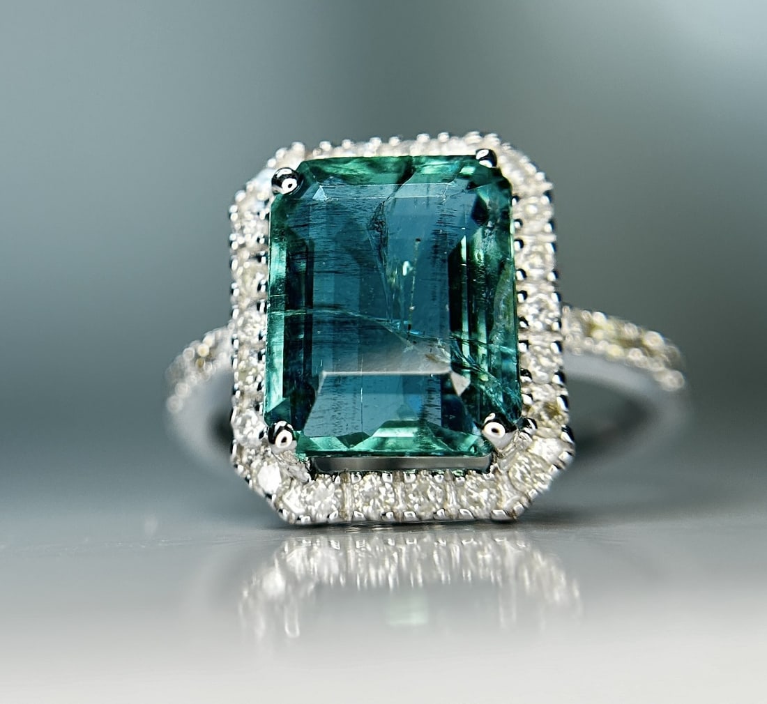Beautiful Natural Emerald 4.27 CT With Natural Diamonds & 18k Gold - 8