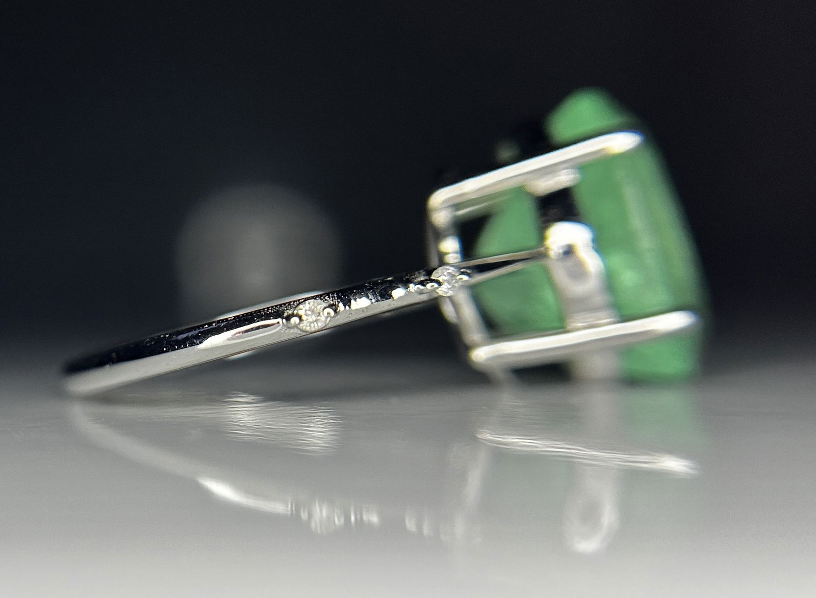 Beautiful 5.47ct Natural Colombian Emerald With Natural Diamonds & 18k Gold - 7