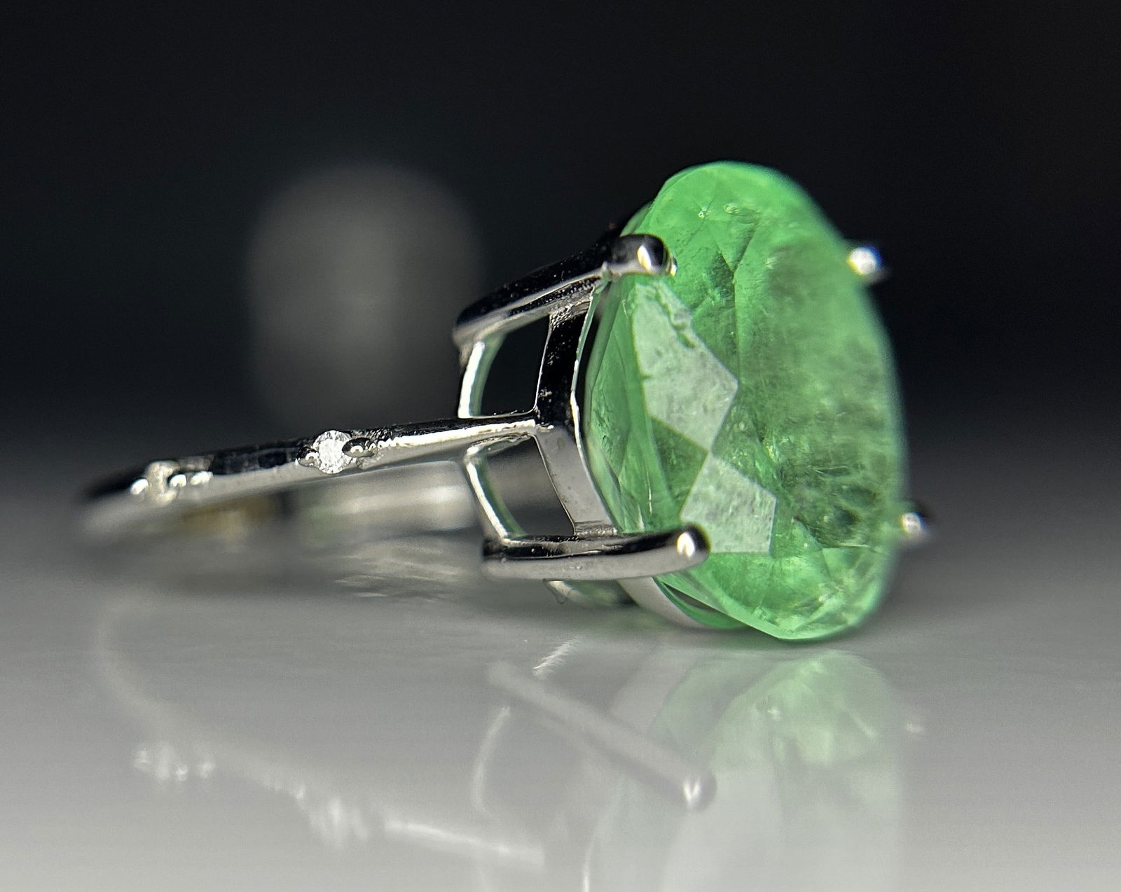 Beautiful 5.47ct Natural Colombian Emerald With Natural Diamonds & 18k Gold - 8