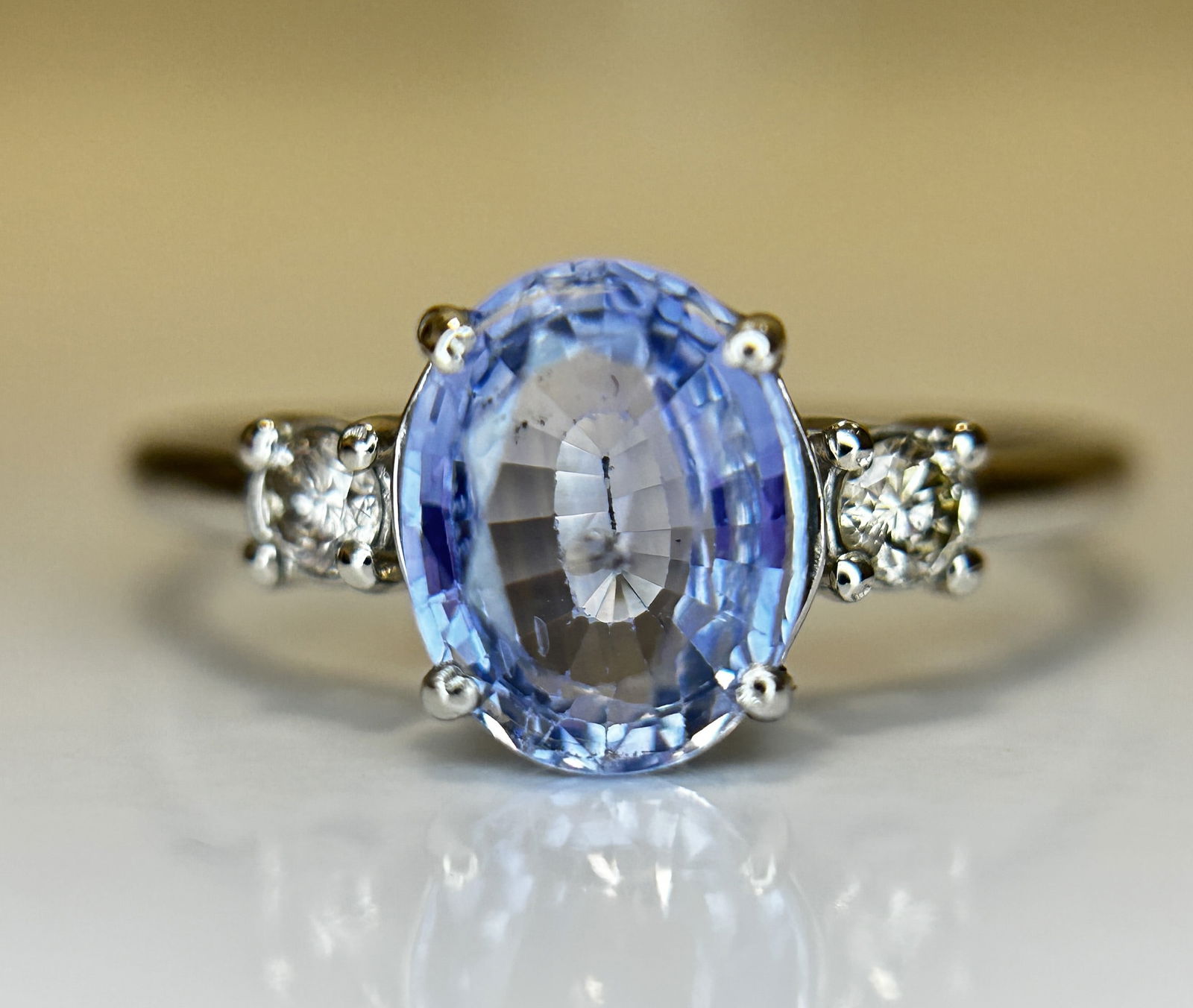 Beautiful 1.75 Ct Unheated Ceylon Cornflour Blue Sapphire Diamonds & 950 Platinum: Title: Beautiful 1.75 Ct Unheated Ceylon Cornflour Blue Sapphire Diamonds & 950 Platinum Description: Beautiful 1.75 CT Natural Ceylon Blue Sapphire With Natural Diamonds & 950 Platinum