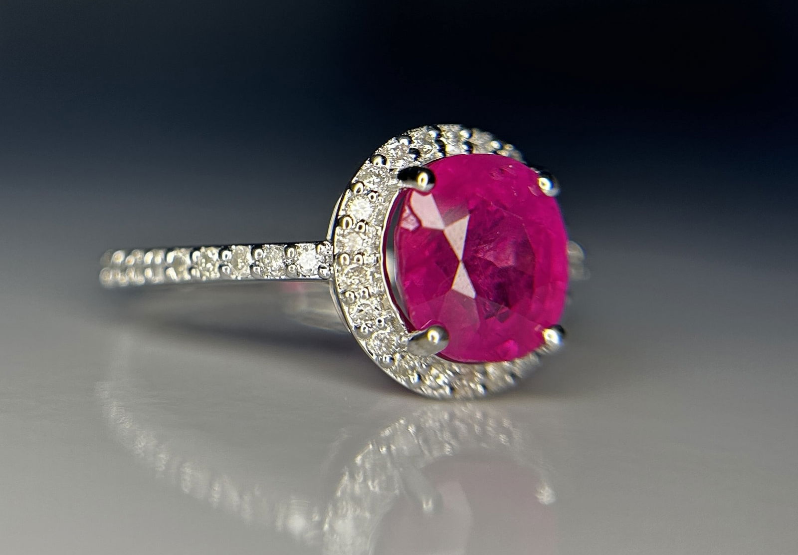 Beautiful 2.66 CT Unheated Old Burma Ruby With Natural Diamonds & 18k Gold - 2