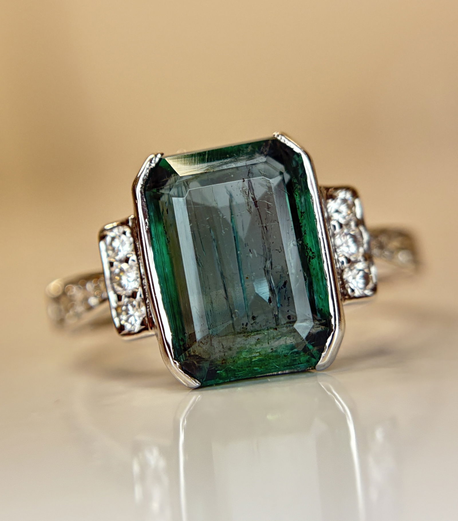 Beautiful 2.45 CT Natural Emerald With Natural Diamonds & 18k Gold - 2