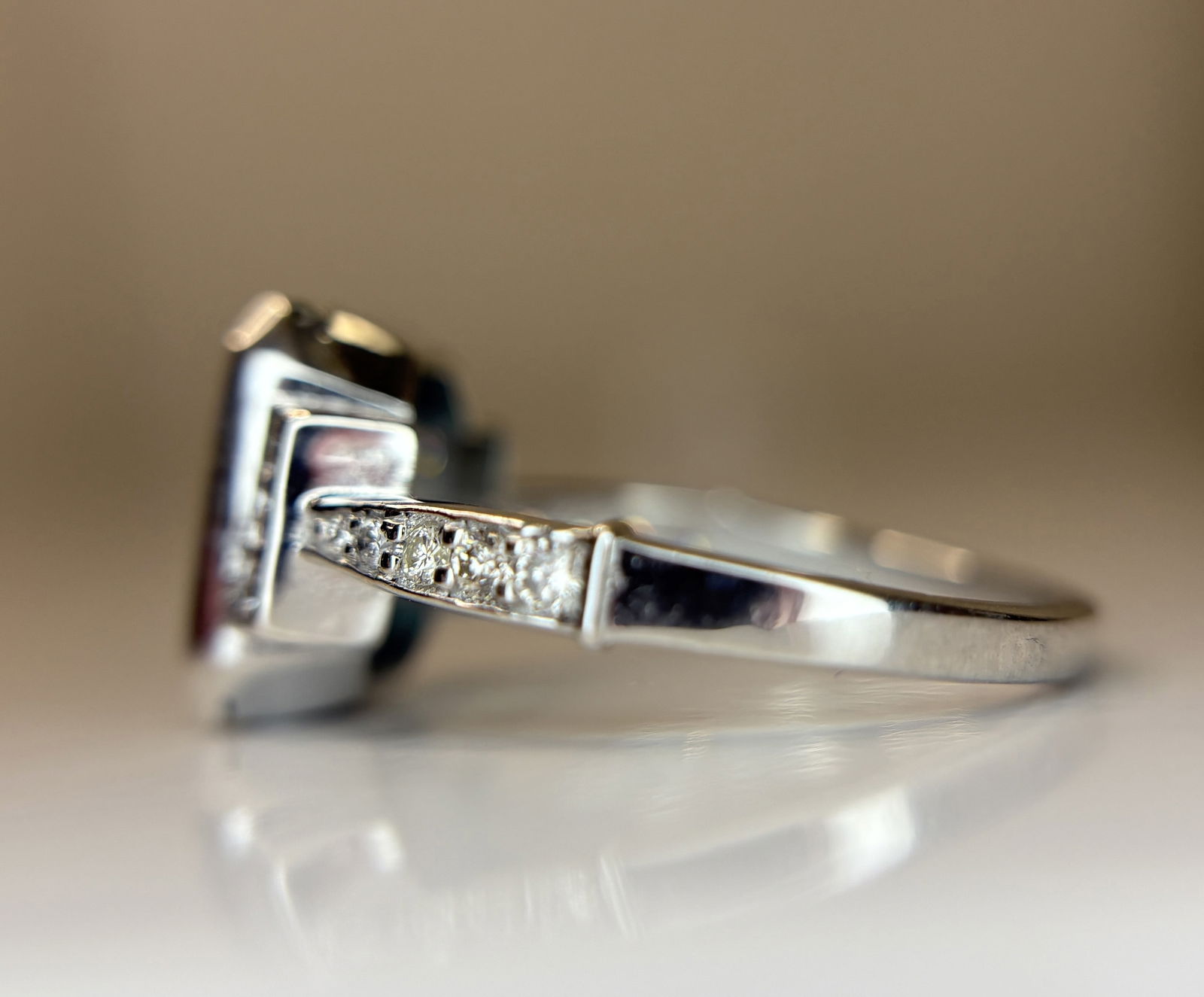 Beautiful 2.45 CT Natural Emerald With Natural Diamonds & 18k Gold - 8