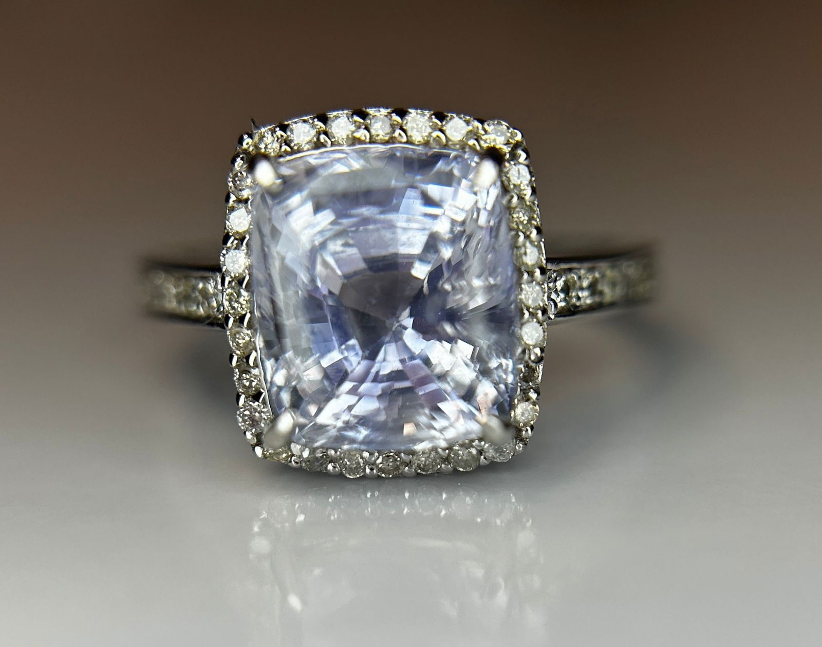 Beautiful 4.74 CT Unheated/Untreated Ceylon Blue Sapphire Diamonds & 18k Gold: Title: Beautiful 4.74 CT Unheated/Untreated Ceylon Blue Sapphire Diamonds & 18k Gold Description: Beautiful 4.74 CT Natural Ceylon Blue Sapphire With Natural Diamonds & 18k White