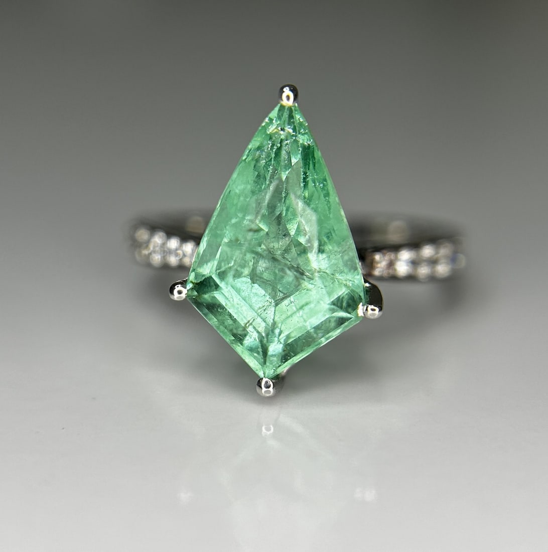 Beautiful Natural Columbian Emerald 3.63 CT With Natural Diamonds & 14k Gold - 3