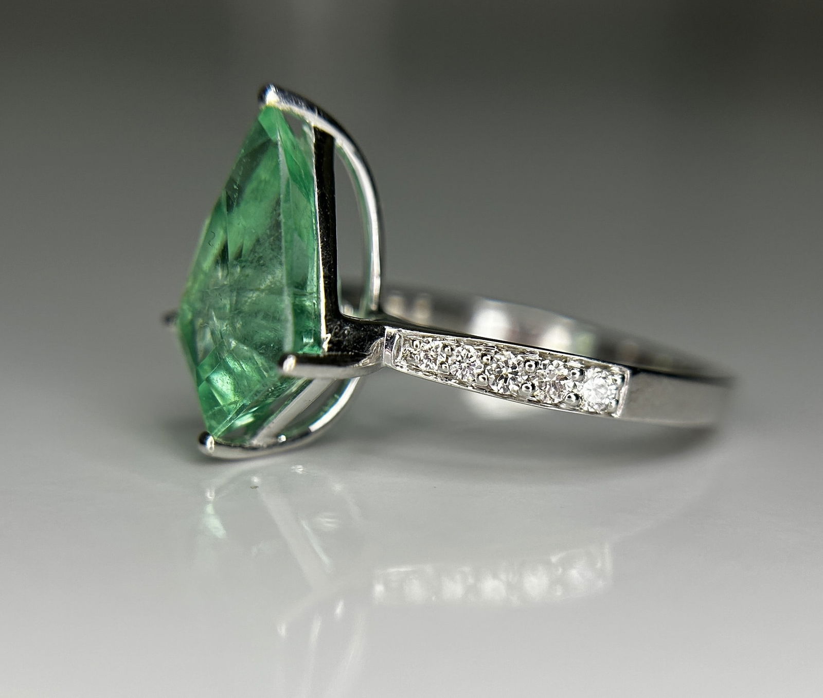 Beautiful Natural Columbian Emerald 3.63 CT With Natural Diamonds & 14k Gold - 7