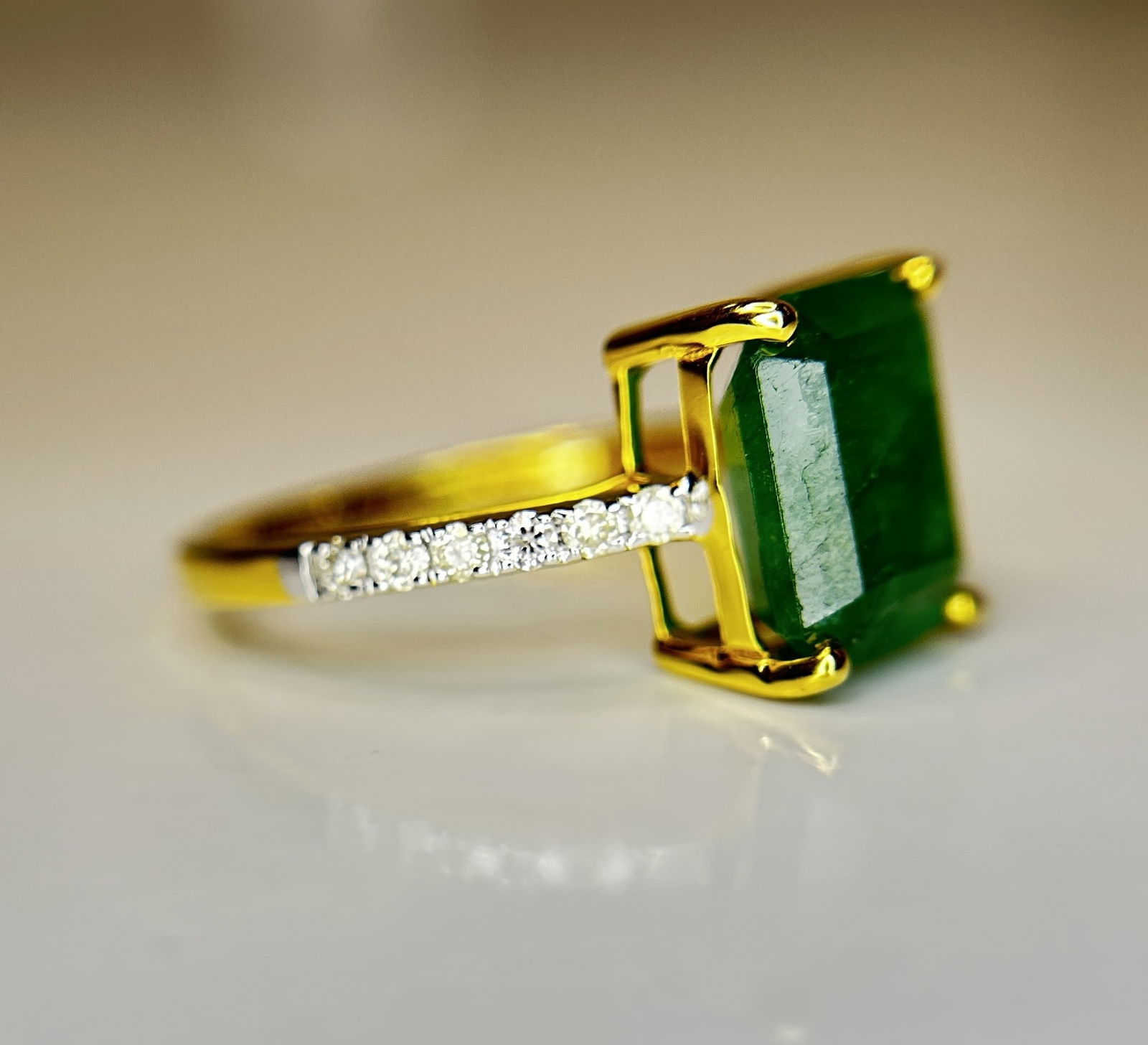 Beautiful Natural Emerald 2.96 CT With Natural Diamonds & 18k Gold - 5
