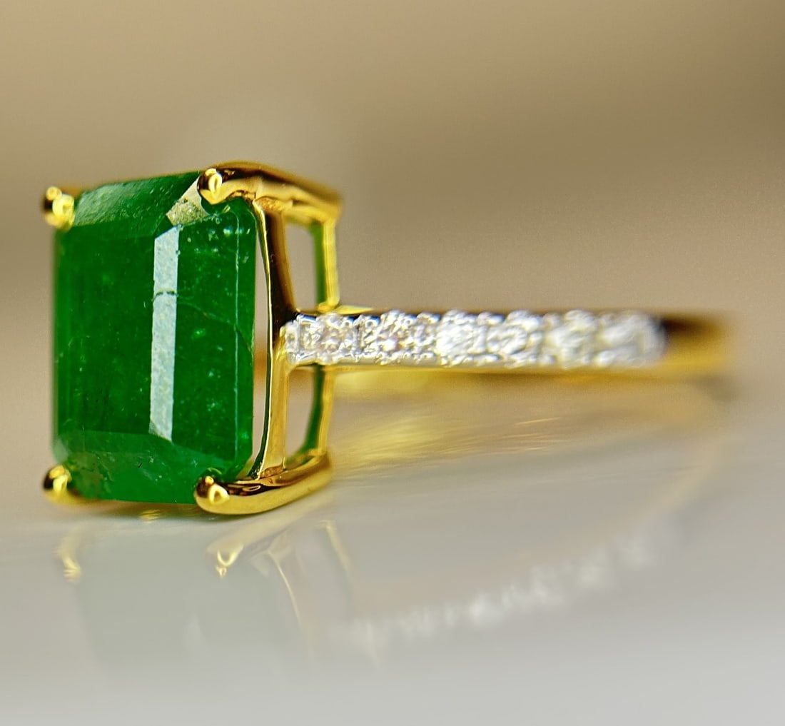 Beautiful Natural Emerald 2.96 CT With Natural Diamonds & 18k Gold - 7