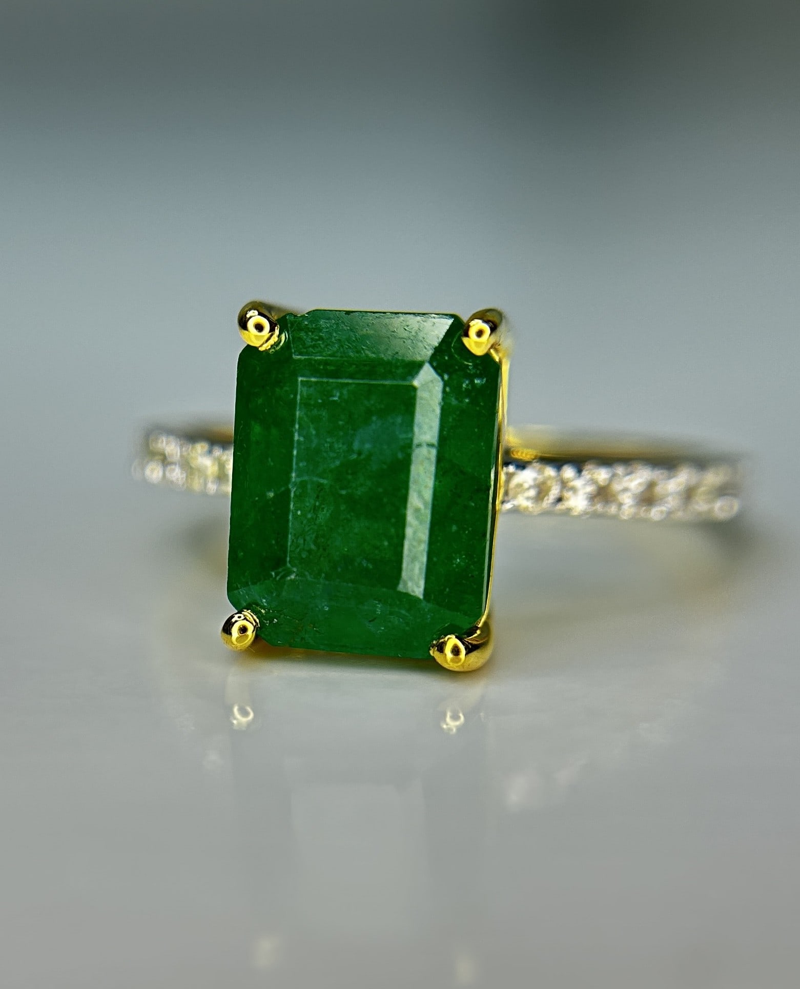 Beautiful Natural Emerald 2.96 CT With Natural Diamonds & 18k Gold - 8