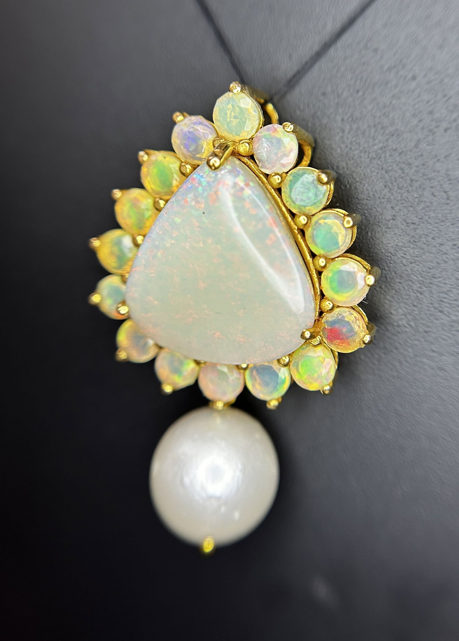 Beautiful 20.50ct Natural Australian Opal and Southsea Pearl Pendant & 18k Gold (1 of 10)