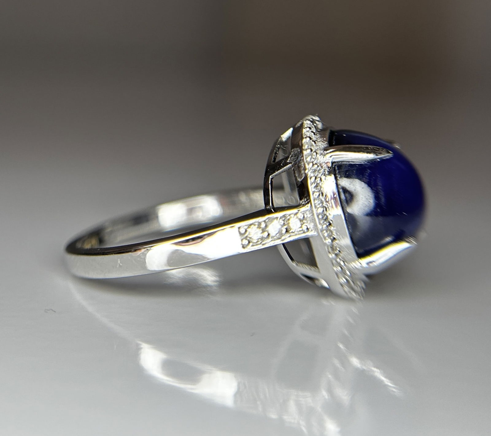 Beautiful 8.63 CT Unheated Ceylon Star Blue Sapphire With Natural Diamonds & 18k Gold - 9