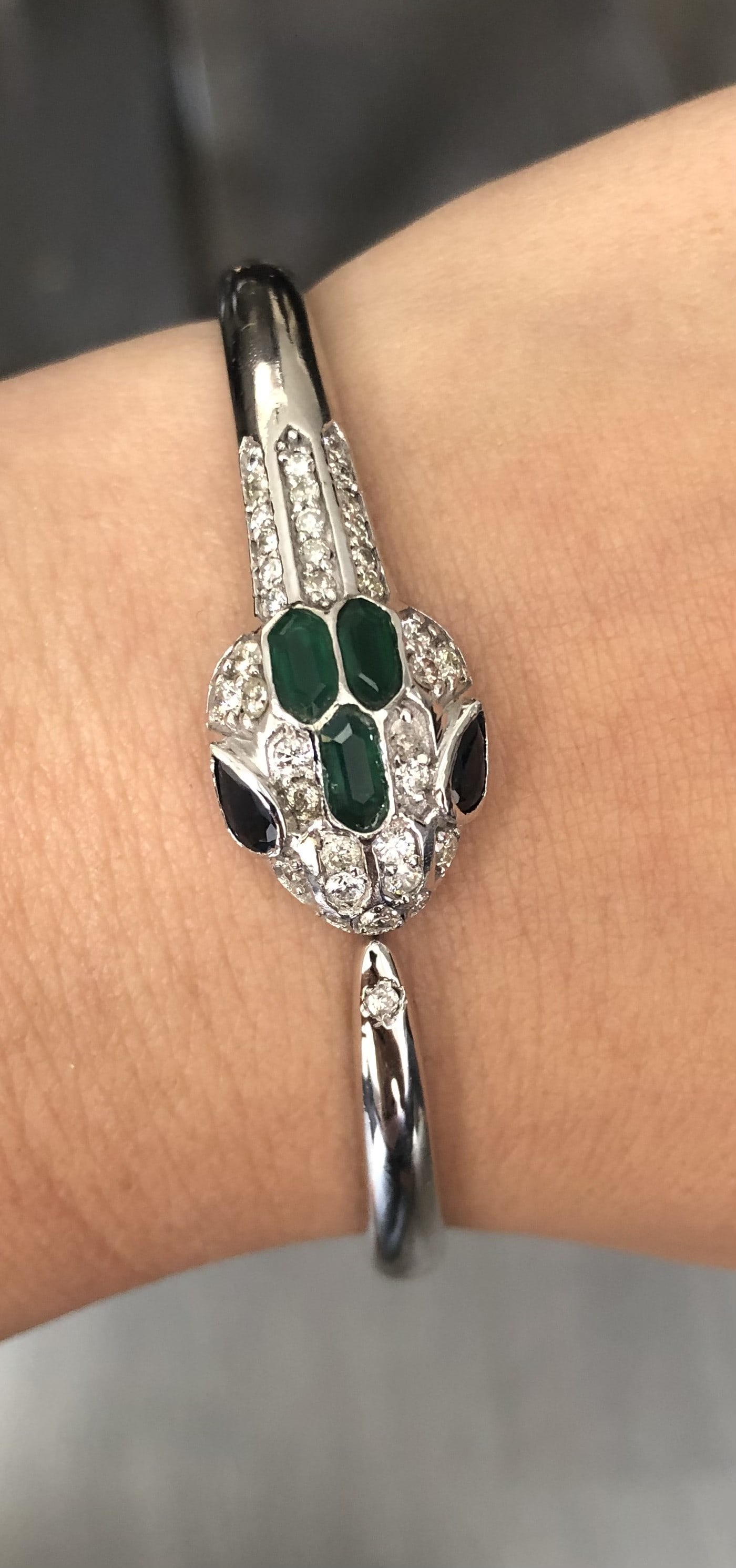Beautiful Natural Diamond, Blue Sapphire and Green Onyx Snake Bracelet With 18k White Gold - 5