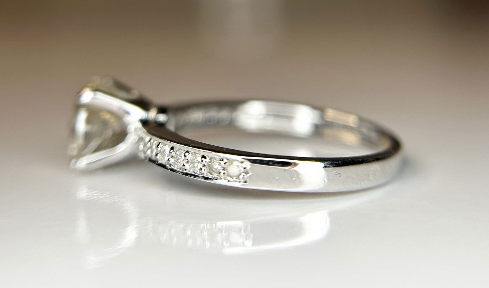 Beautiful 1.70ct Untreated Natural Solitaire Diamond & 18k Gold - 3