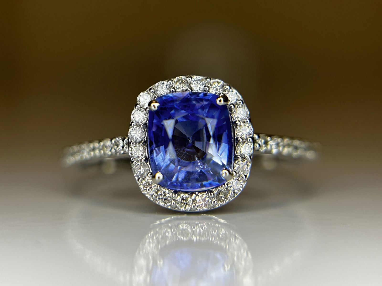 Beautiful 1.38 CT Natural Ceylon Blue Sapphire Diamonds & 950 Platinum: Title: Beautiful 1.38 CT Natural Ceylon Blue Sapphire Diamonds & 950 Platinum Description: Beautiful 1.38 CT Natural Ceylon Blue Sapphire With Natural Diamonds & 950 Platinum 